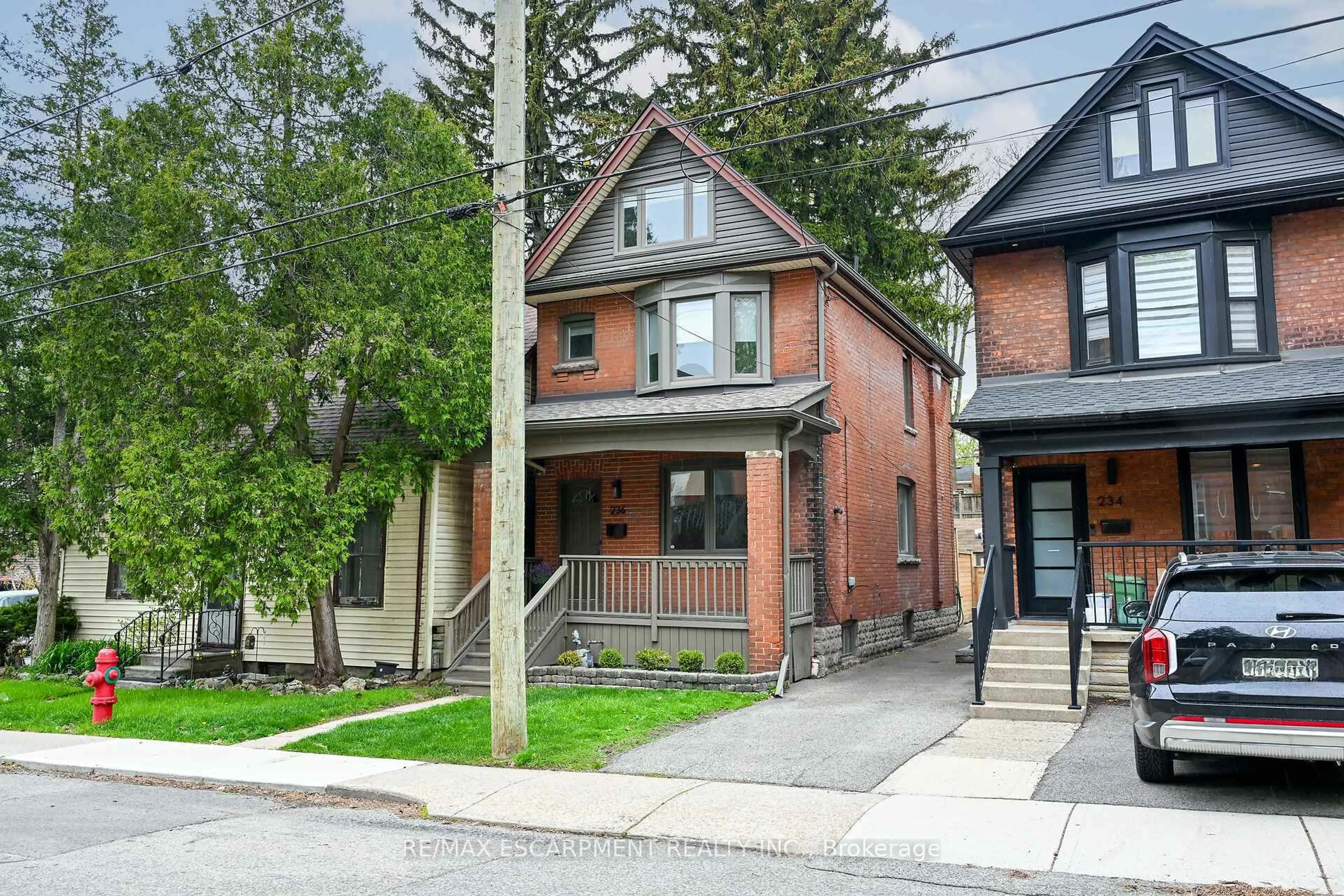 Home with brick exterior material, street for 236 Bold St, Hamilton Ontario L8P 1V8