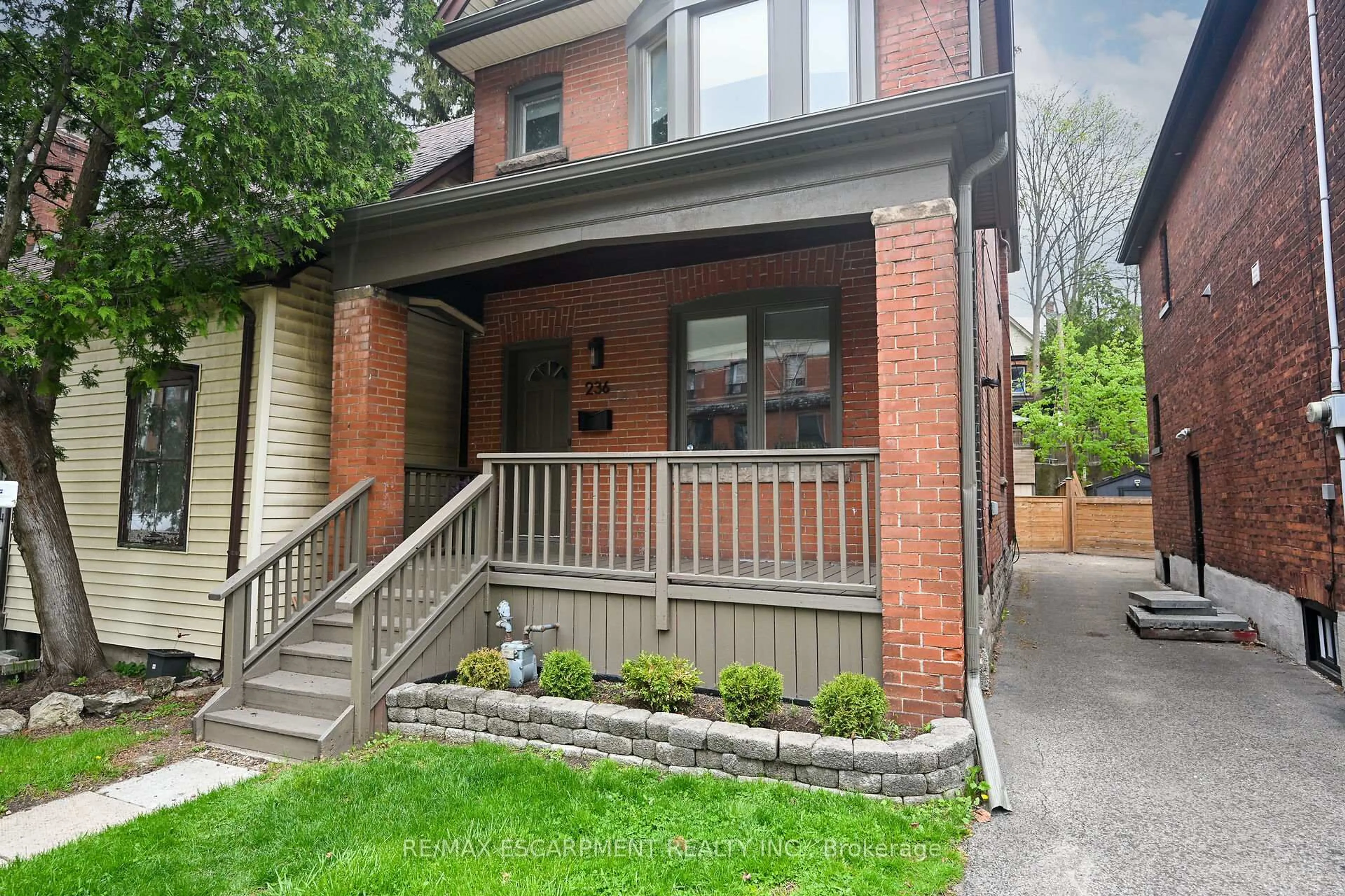 Home with brick exterior material, street for 236 Bold St, Hamilton Ontario L8P 1V8