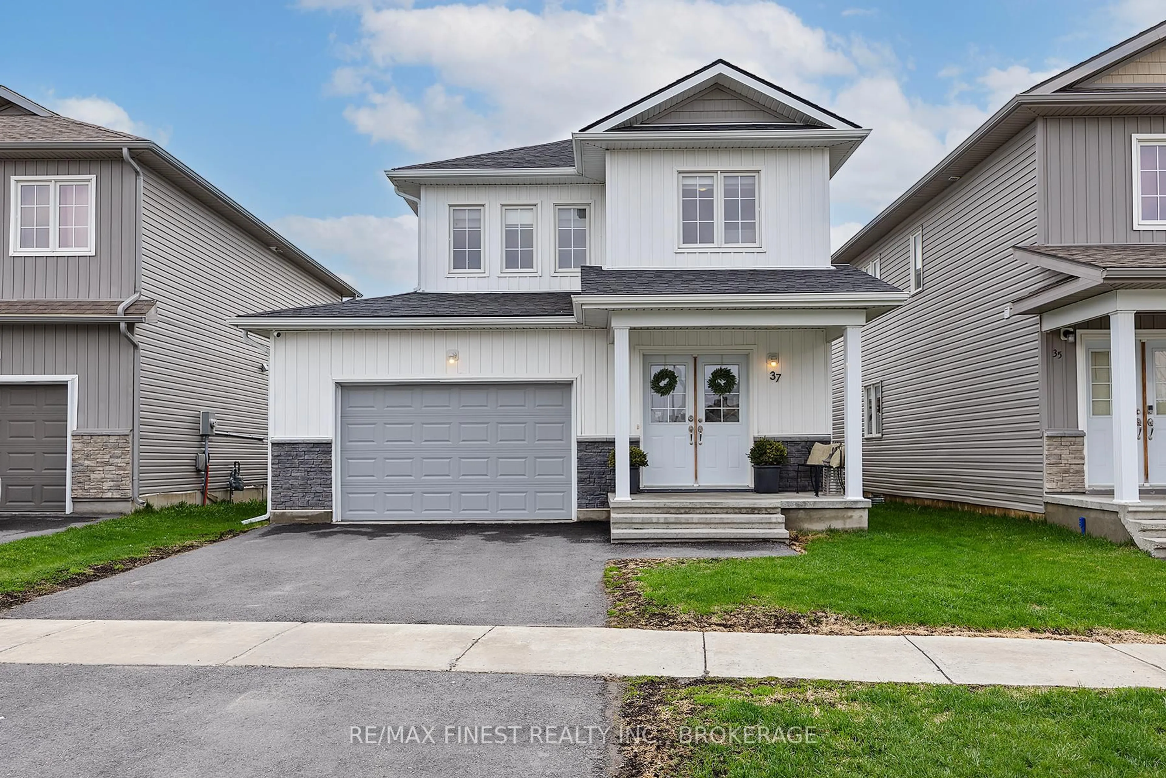 Home with vinyl exterior material, street for 37 Brennan Cres, Bissett Creek Ontario K0H 2H0