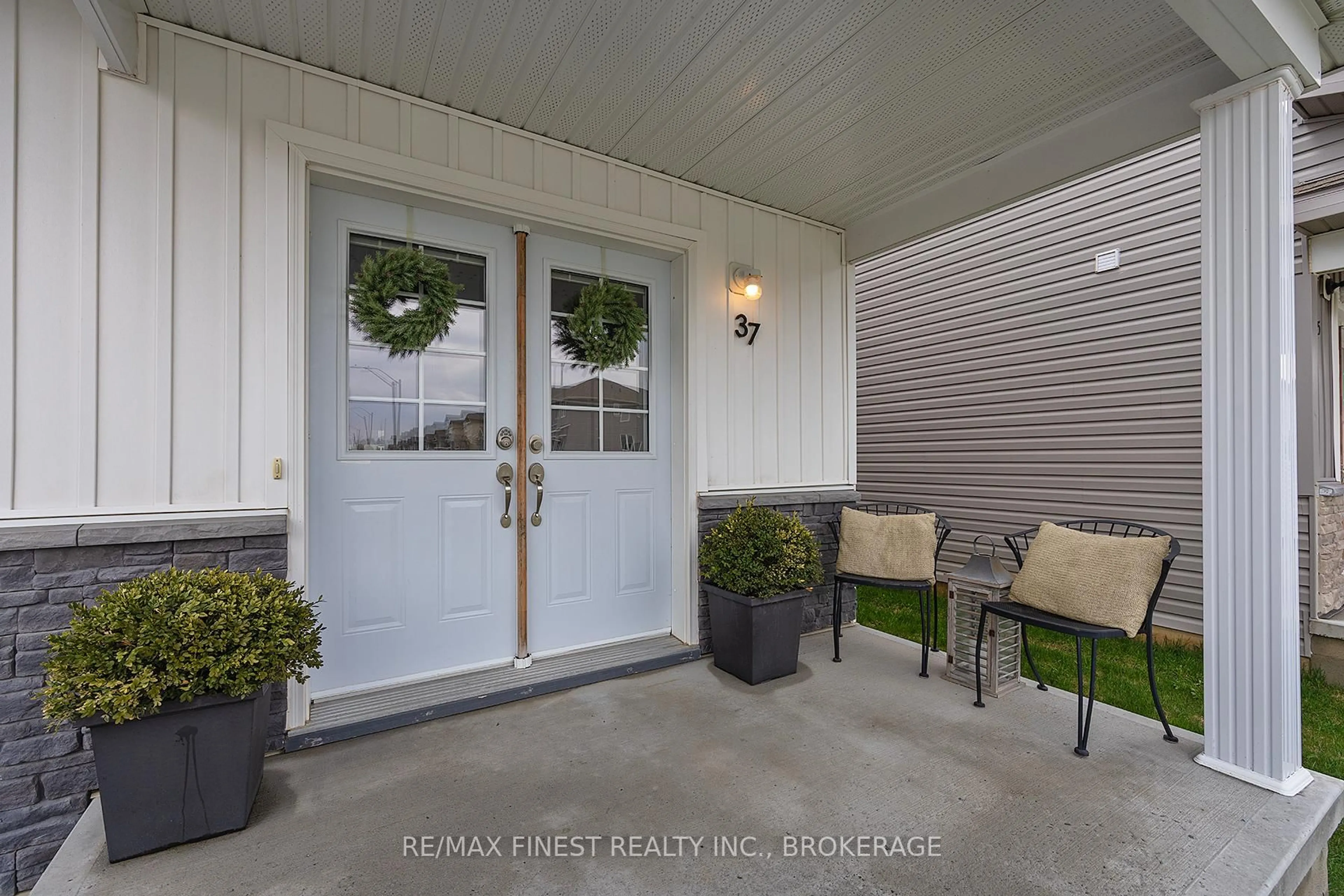 Indoor entryway for 37 Brennan Cres, Bissett Creek Ontario K0H 2H0