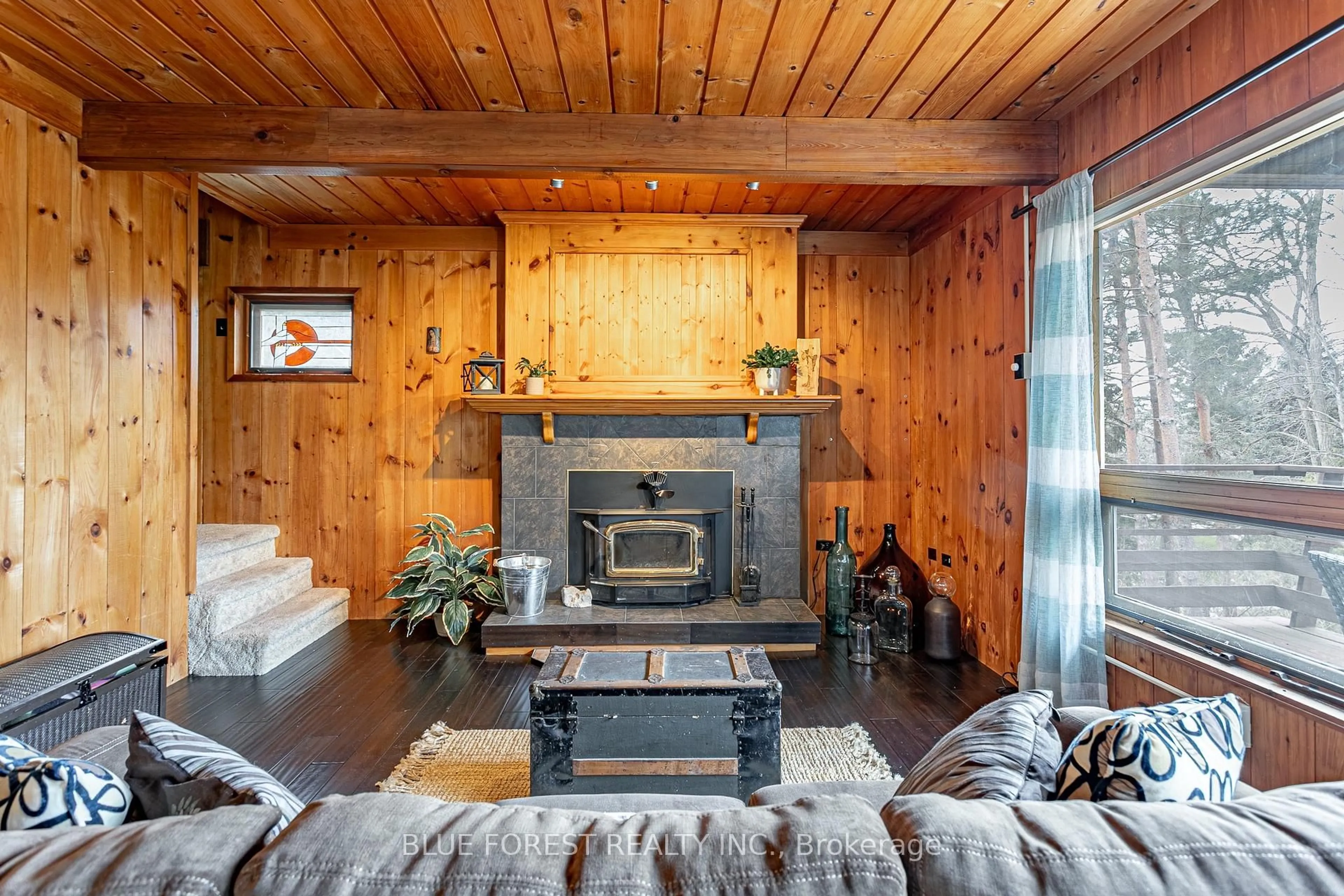 Living room with furniture, unknown for 5437 Lake Valley Grove Rd, Lambton Shores Ontario N0N 1J7