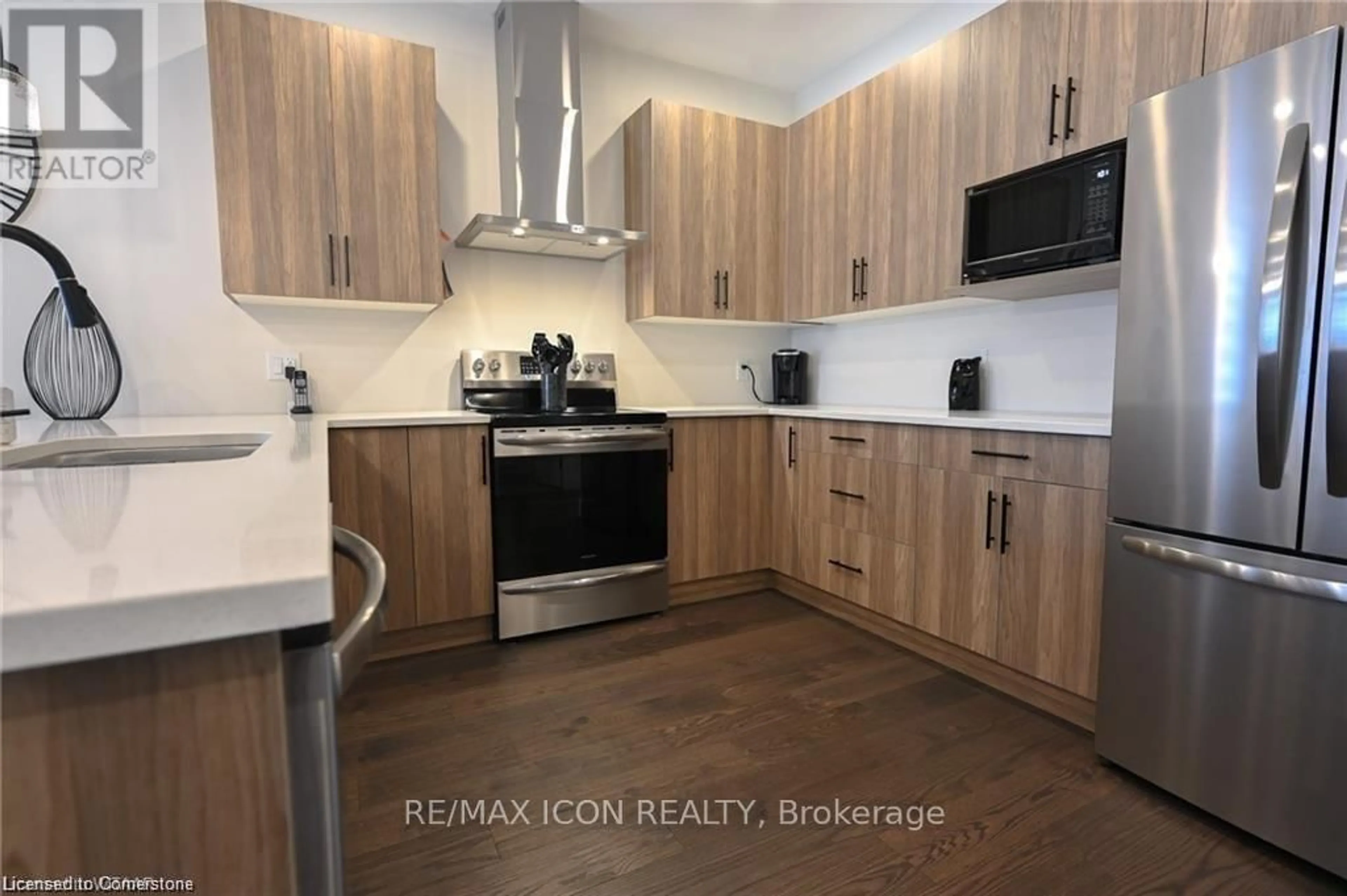 Standard kitchen, wood/laminate floor for 8 Elgin St #4.5, Norwich Ontario N0J 1P0