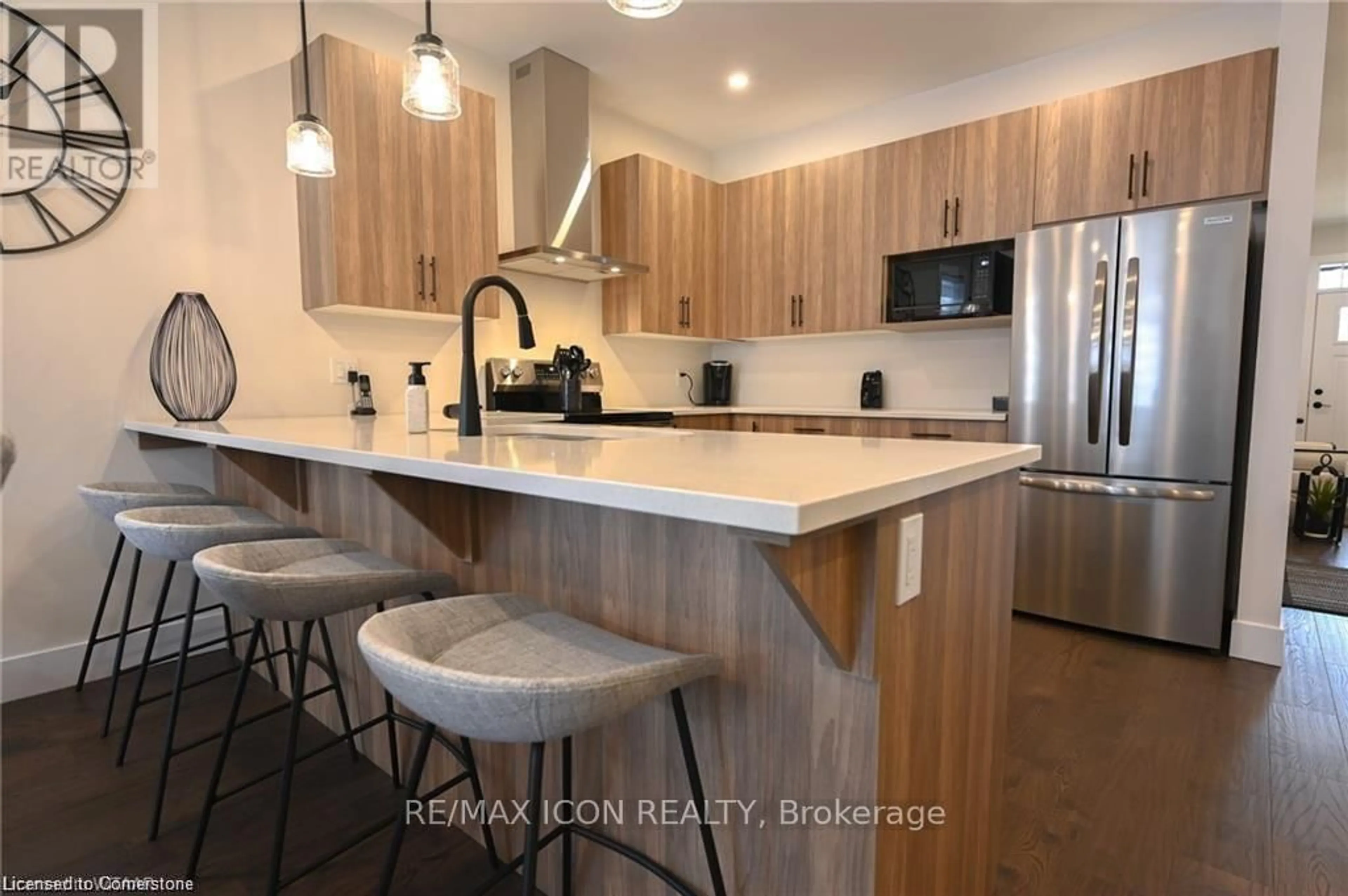 Contemporary kitchen, wood/laminate floor for 8 Elgin St #4.5, Norwich Ontario N0J 1P0