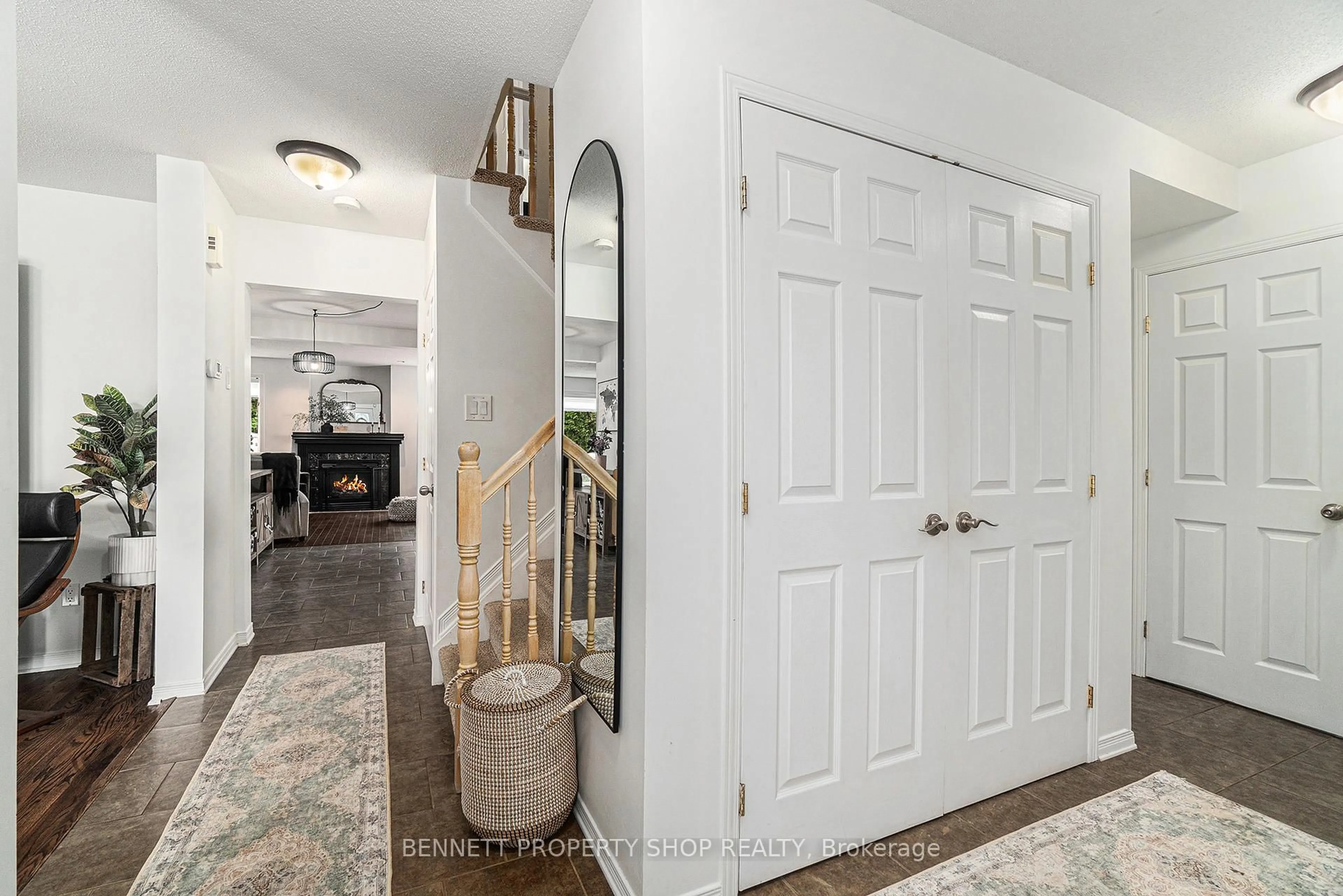 Indoor entryway for 42 Steggall Cres, Stittsville Ontario K2S 1S4