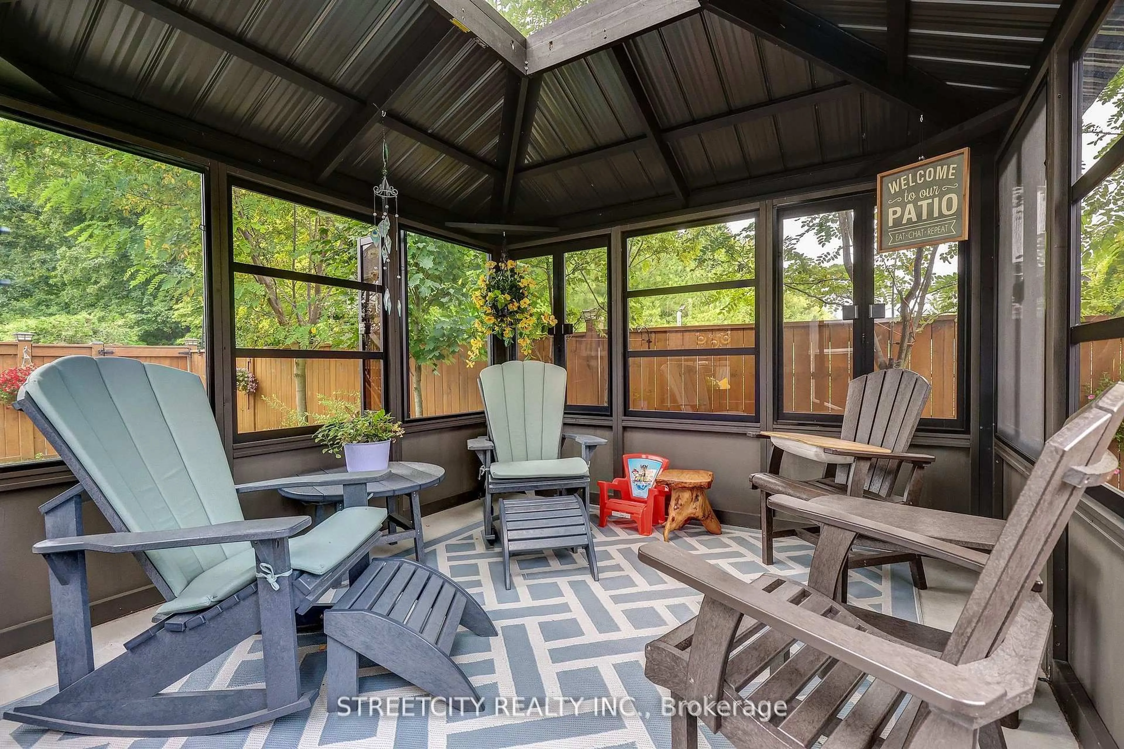 Patio, unknown for 32 Acorn Tr, St. Thomas Ontario N5R 0H5