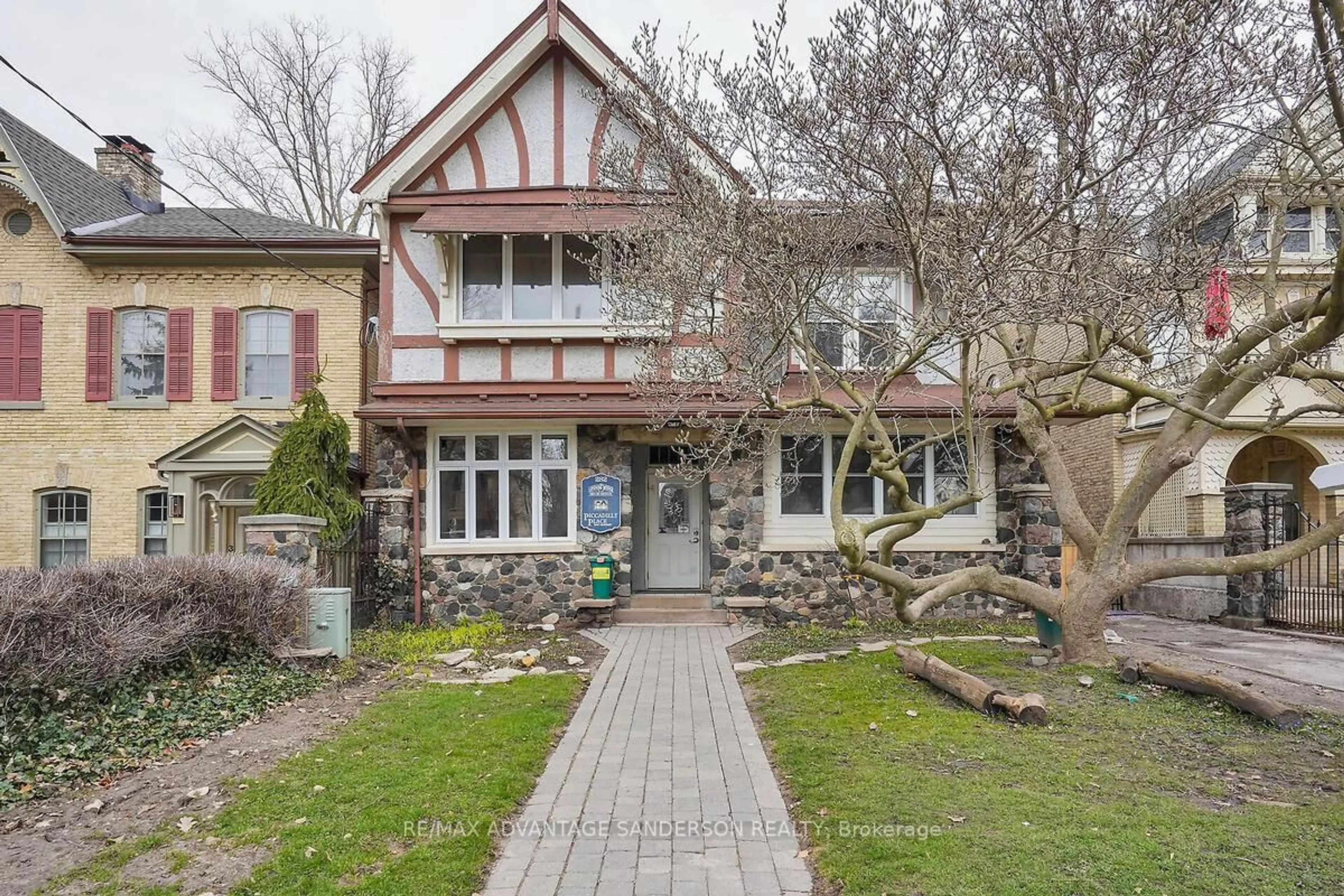 Home with brick exterior material, street for 282 Piccadilly St, London East Ontario N6A 1S6
