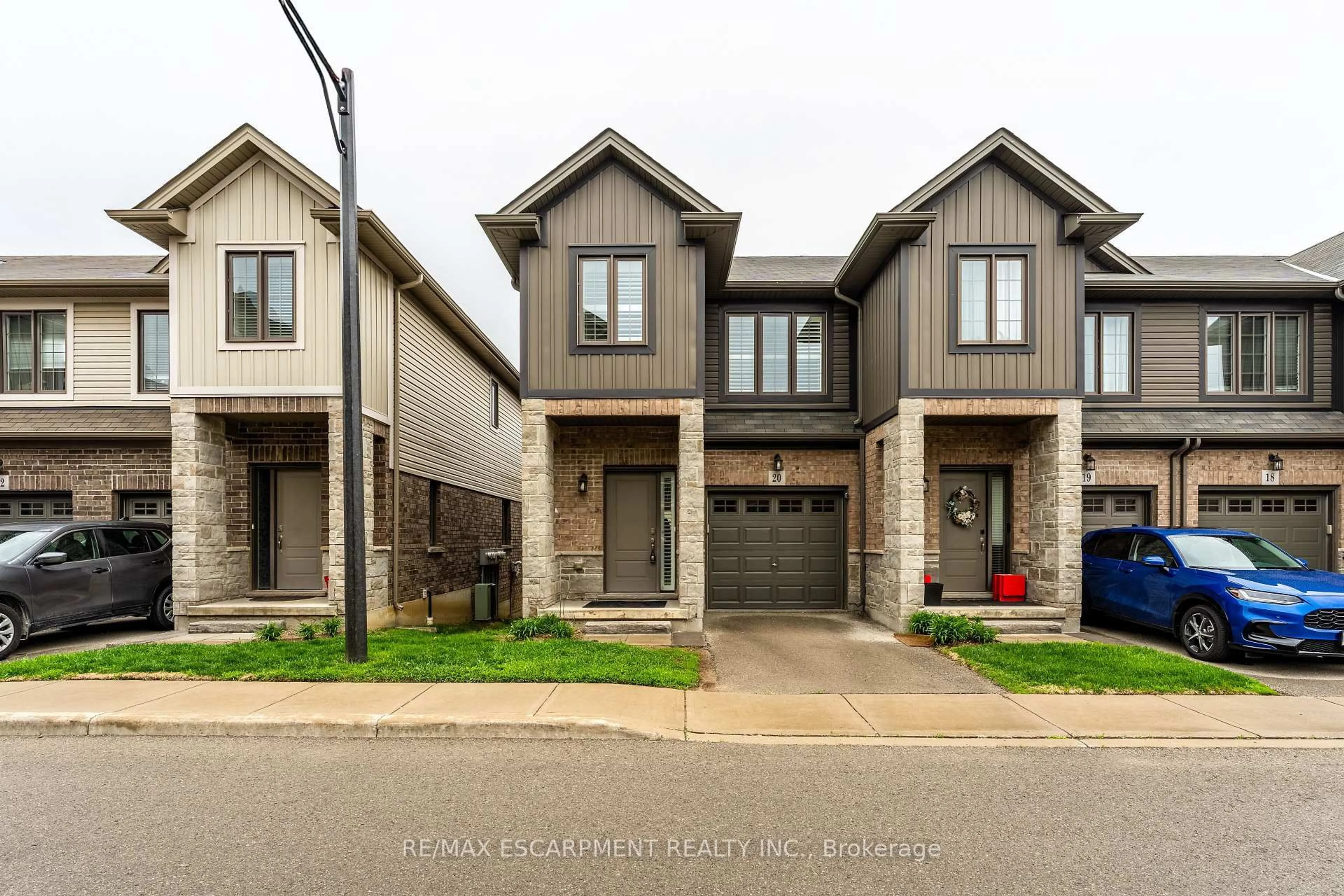 Home with brick exterior material, street for 377 Glancaster Rd #20, Hamilton Ontario L9G 0G4