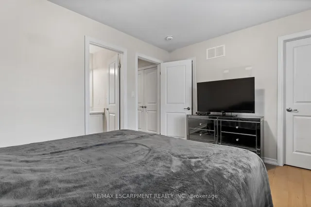 Additional property image - 377 Glancaster Rd Unit 20