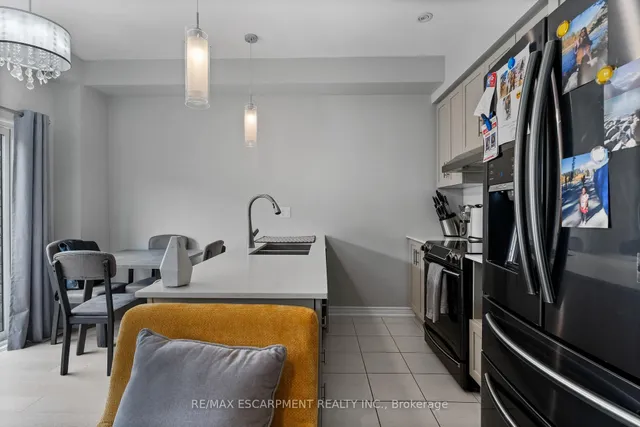 Additional property image - 377 Glancaster Rd Unit 20