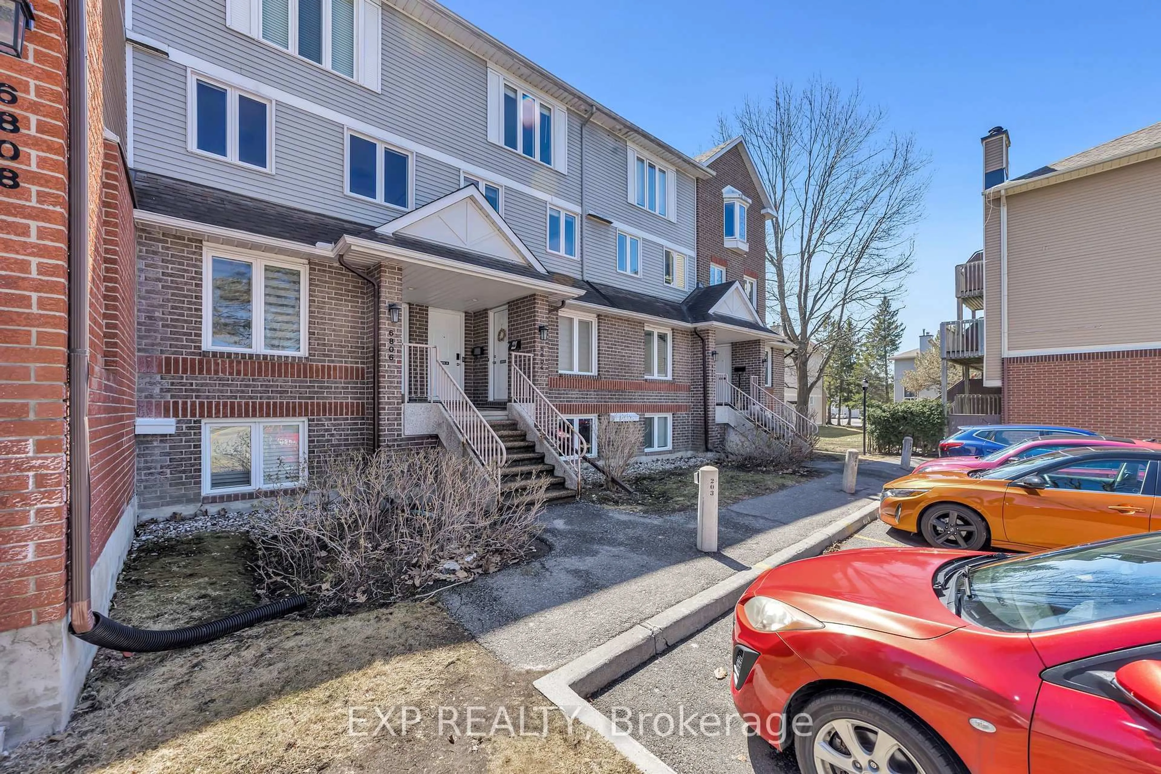 A pic from outside/outdoor area/front of a property/back of a property/a pic from drone, street for 6804 Jeanne Darc Blvd #25, Ottawa Ontario K1C 6G1