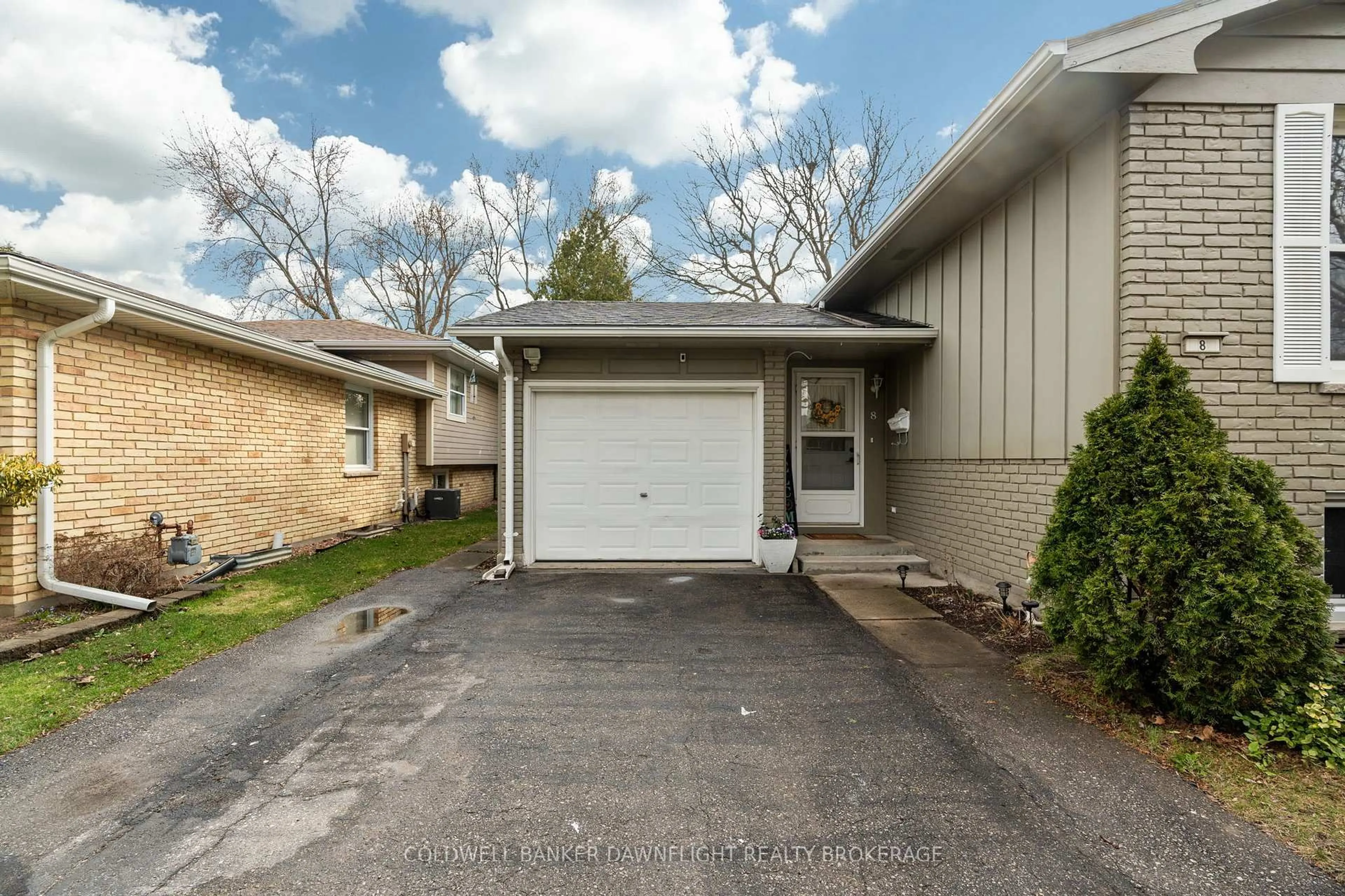 Unknown for 8 Yardley Wood Rd, London North Ontario N6G 2H8