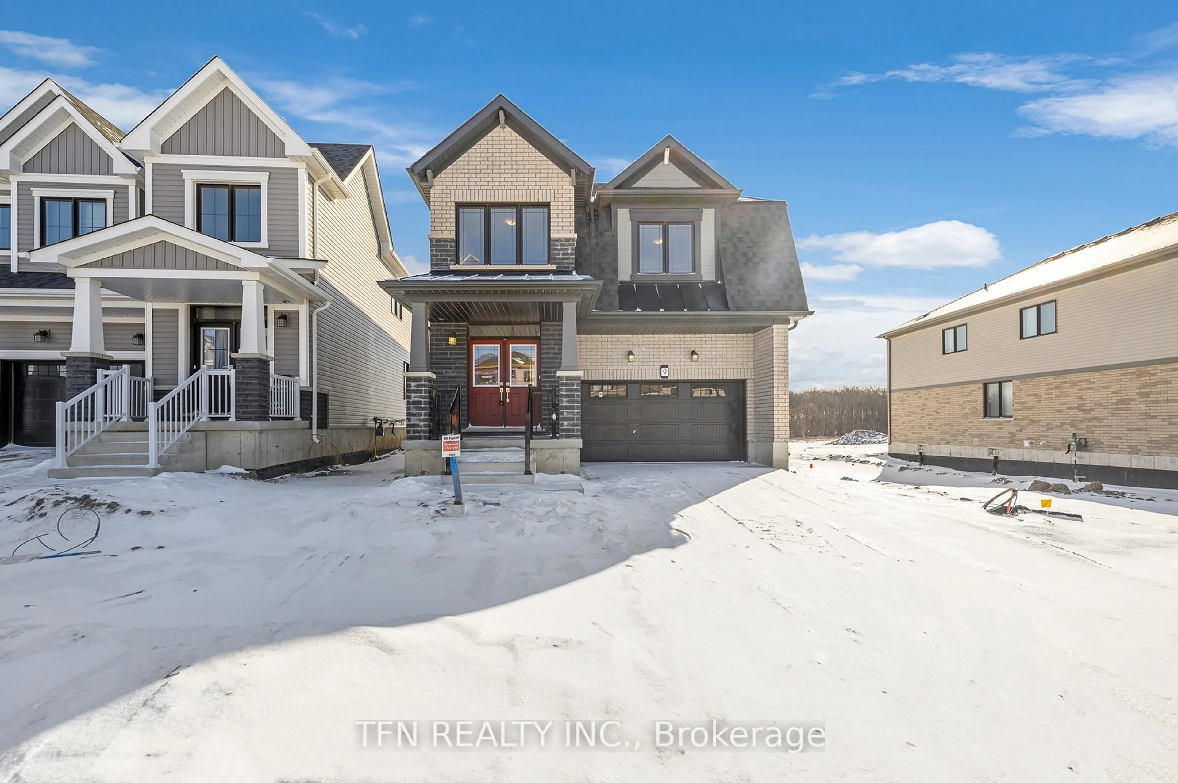 A pic from outside/outdoor area/front of a property/back of a property/a pic from drone, mountain view for 9 Stanley Ave, Haldimand Ontario N3W 0J9