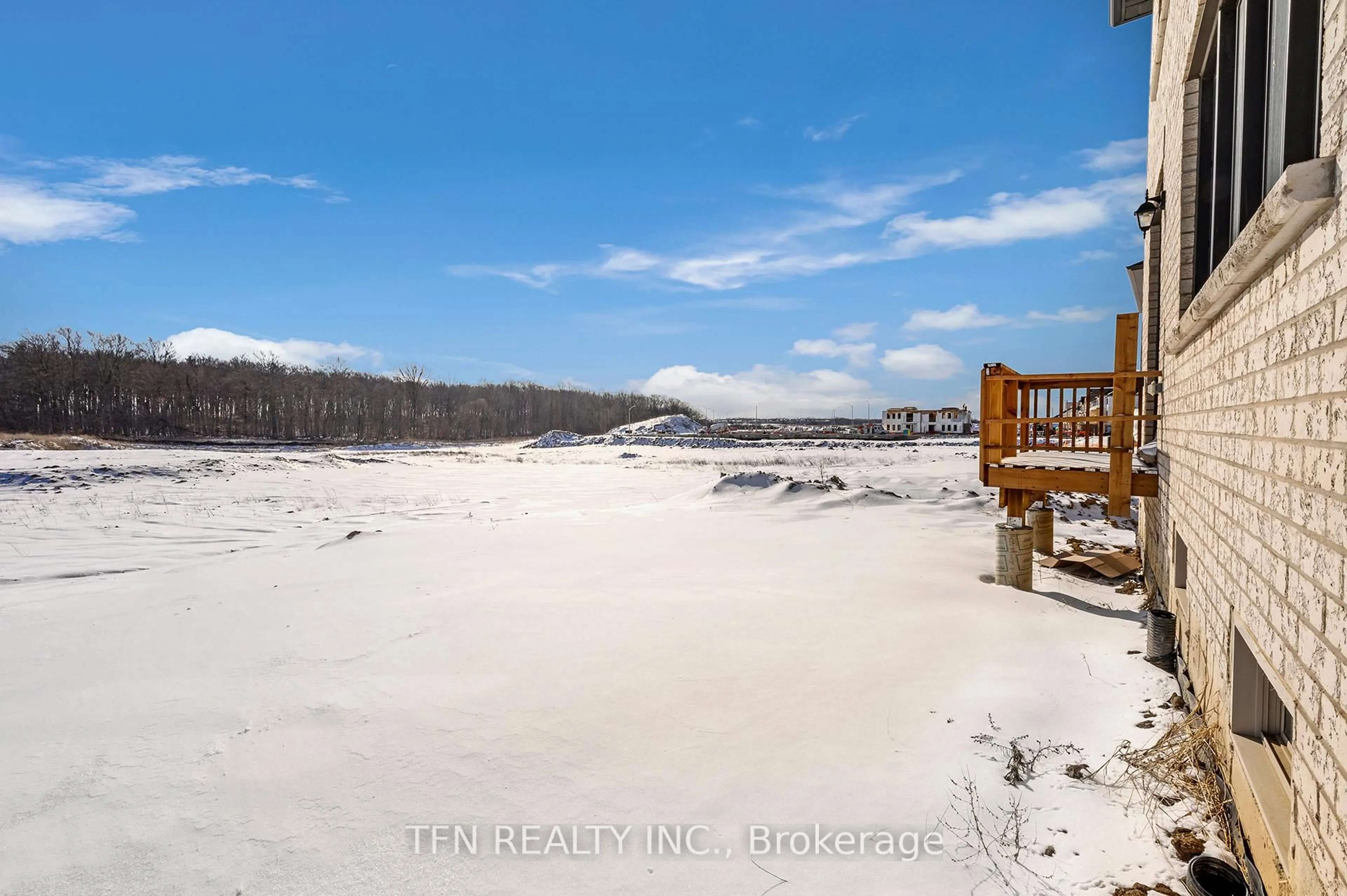A pic from outside/outdoor area/front of a property/back of a property/a pic from drone, water/lake/river/ocean view for 9 Stanley Ave, Haldimand Ontario N3W 0J9