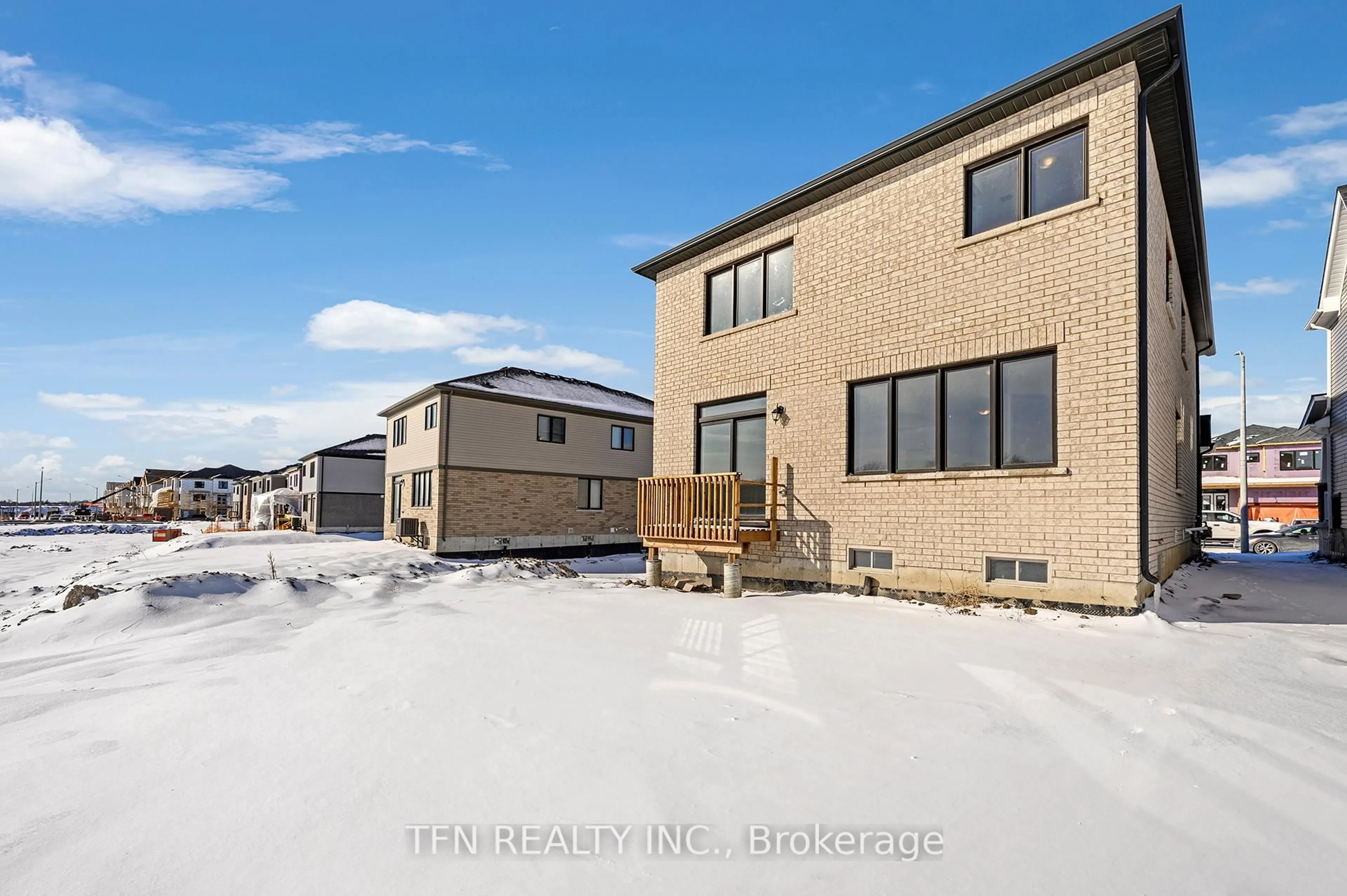 A pic from outside/outdoor area/front of a property/back of a property/a pic from drone, unknown for 9 Stanley Ave, Haldimand Ontario N3W 0J9