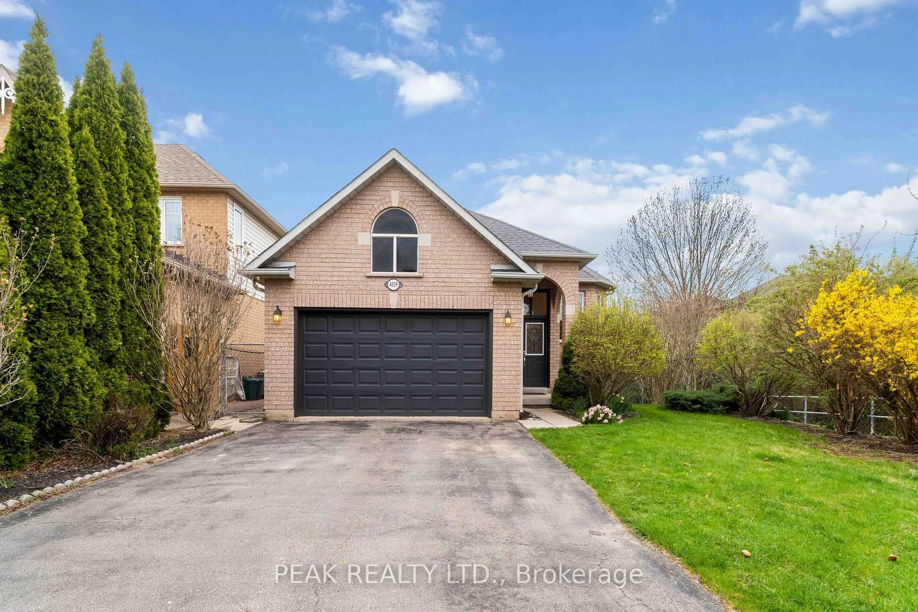 Home with brick exterior material, street for 4319 Arejay Ave, Lincoln Ontario L3J 0P7