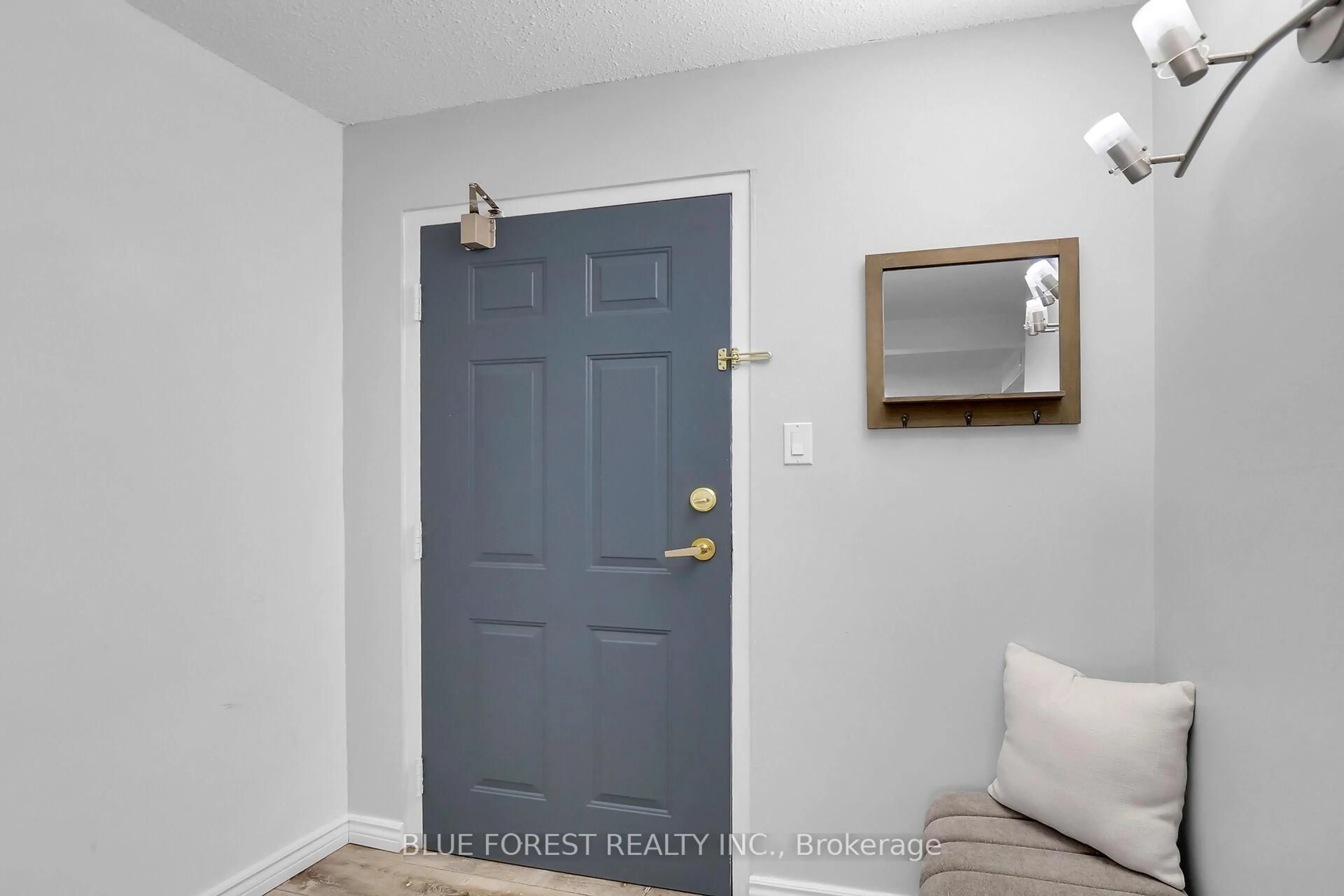 Indoor entryway for 323 Colborne St #1901, London East Ontario N6B 3N8