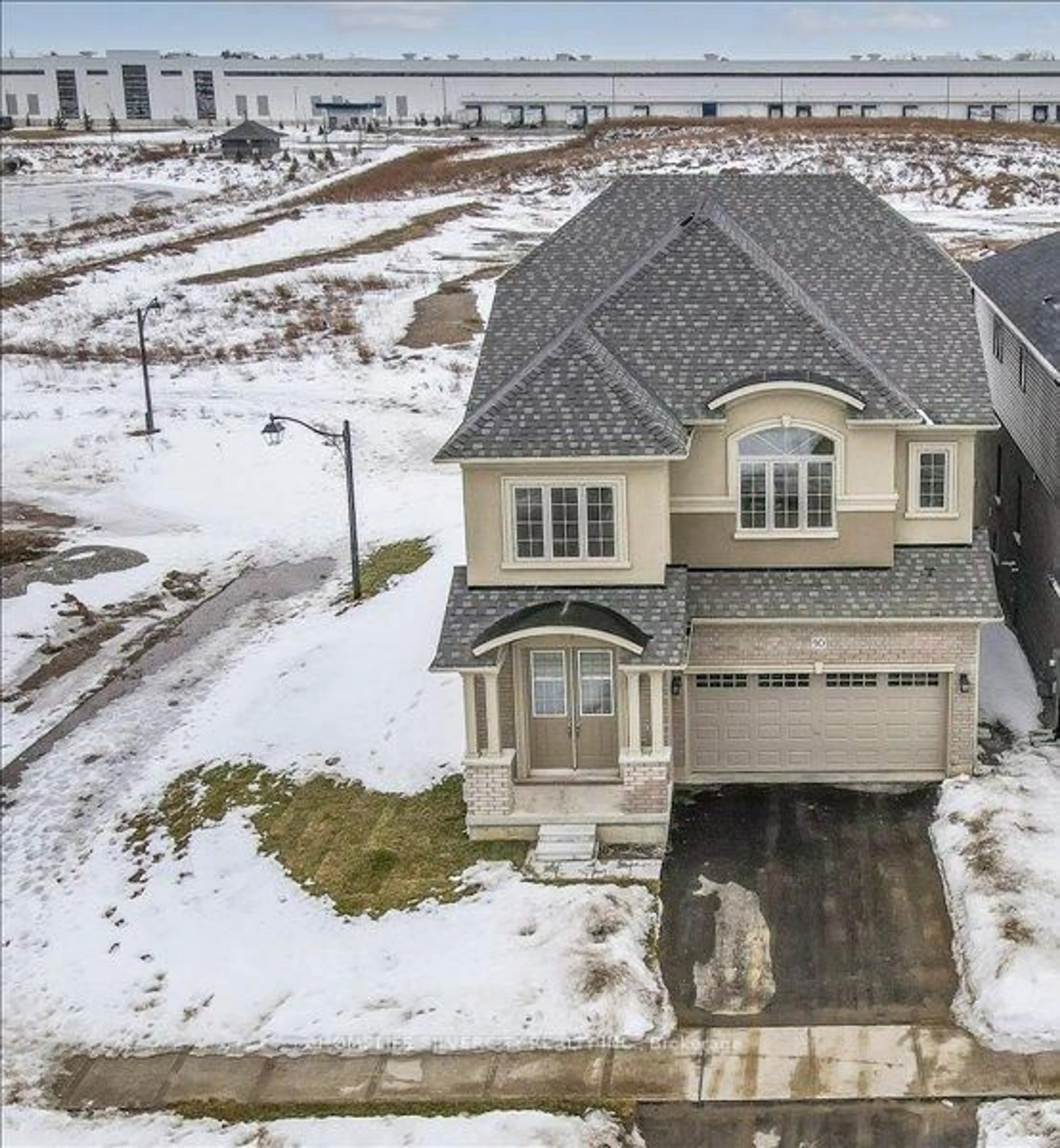 A pic from outside/outdoor area/front of a property/back of a property/a pic from drone, street for 90 Hitchman St, Brant Ontario N3L 0M1