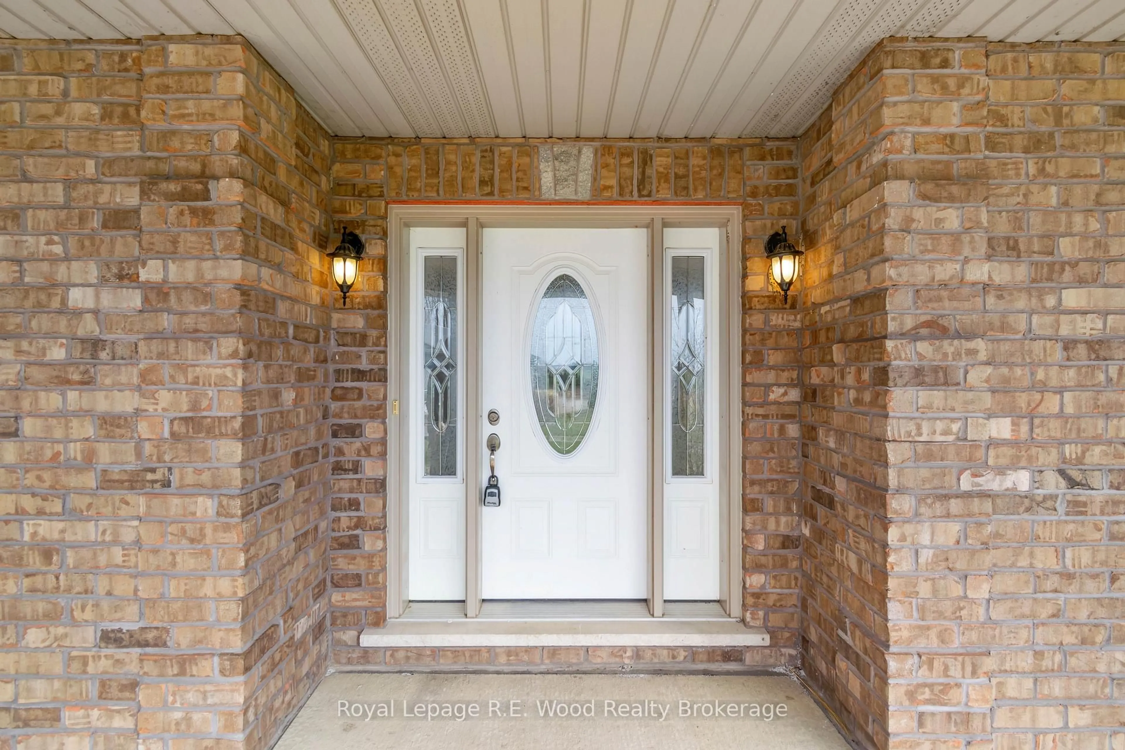 Indoor entryway for 772216 Summerville Line, Norwich Ontario N0J 1R0