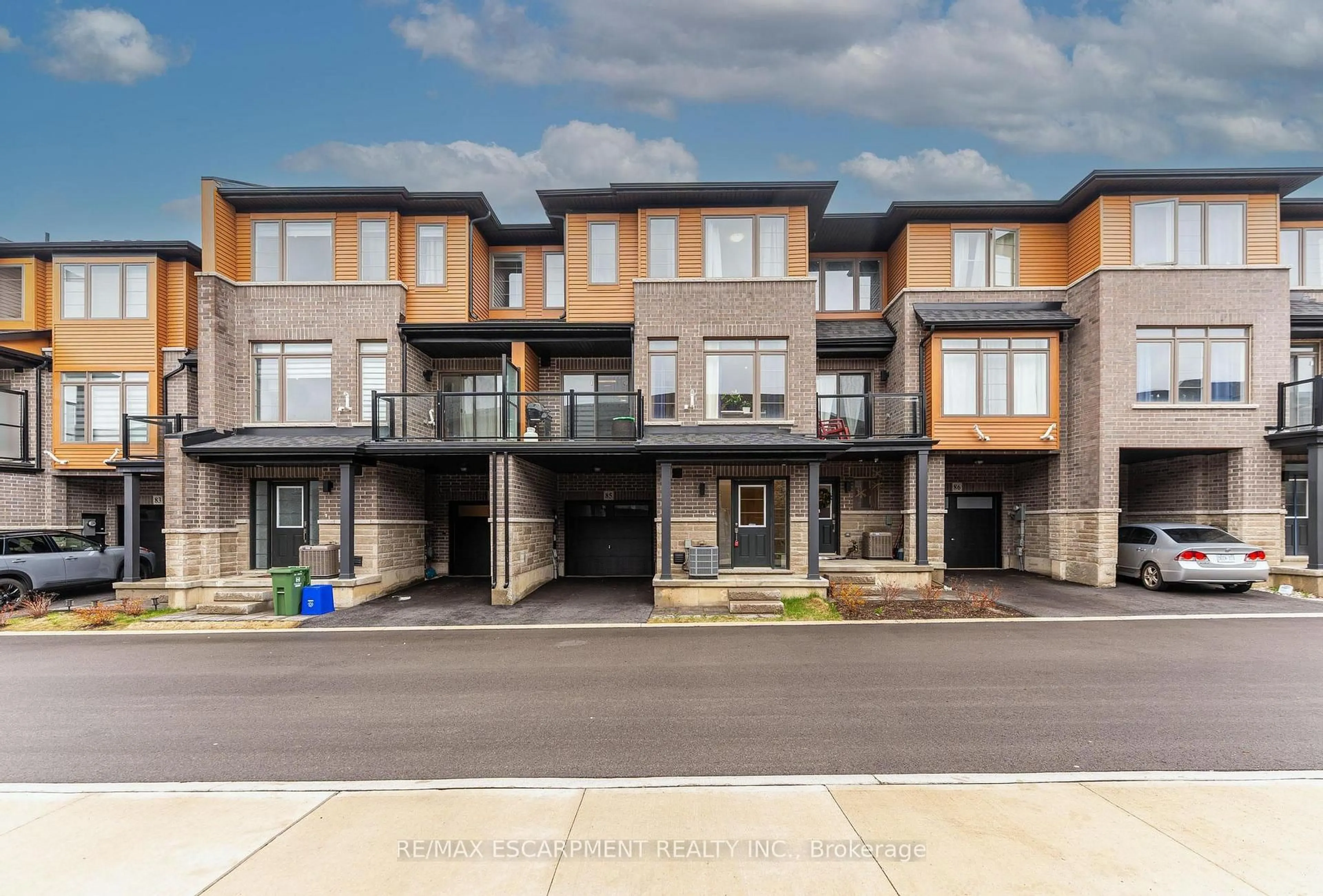 Unknown for 61 Soho St #85, Hamilton Ontario L8J 0M6