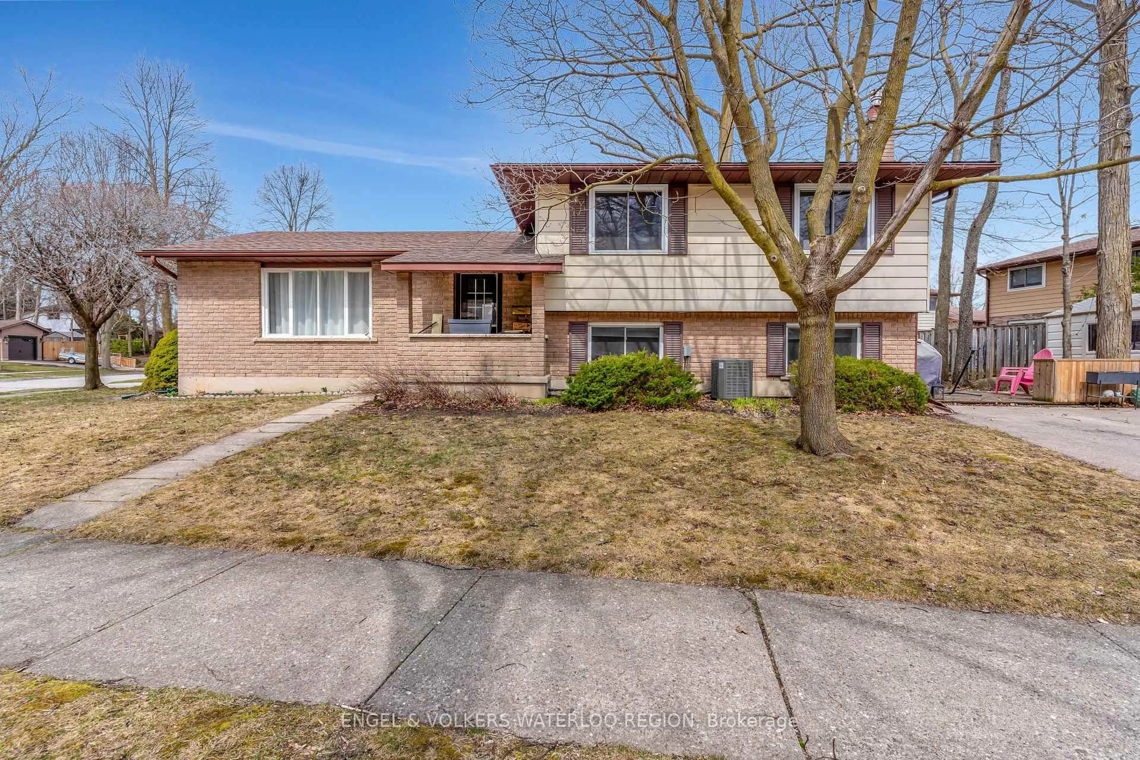 Home with brick exterior material, street for 113 Martinglen Cres, Kitchener Ontario N2E 2A3
