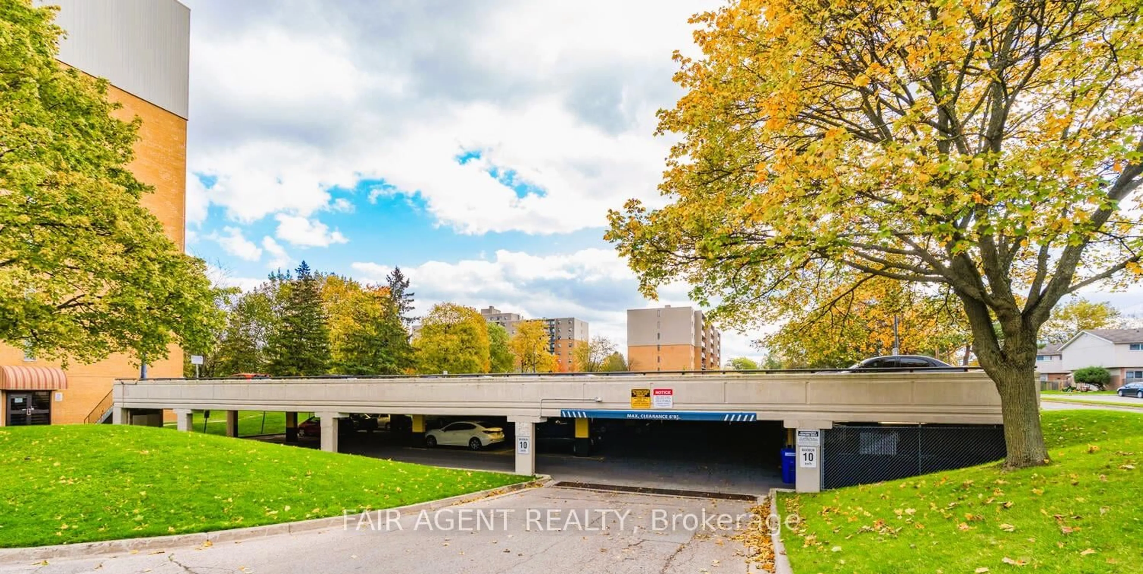 Unknown for 931 WONDERLAND Rd #410, London South Ontario N6K 2X6