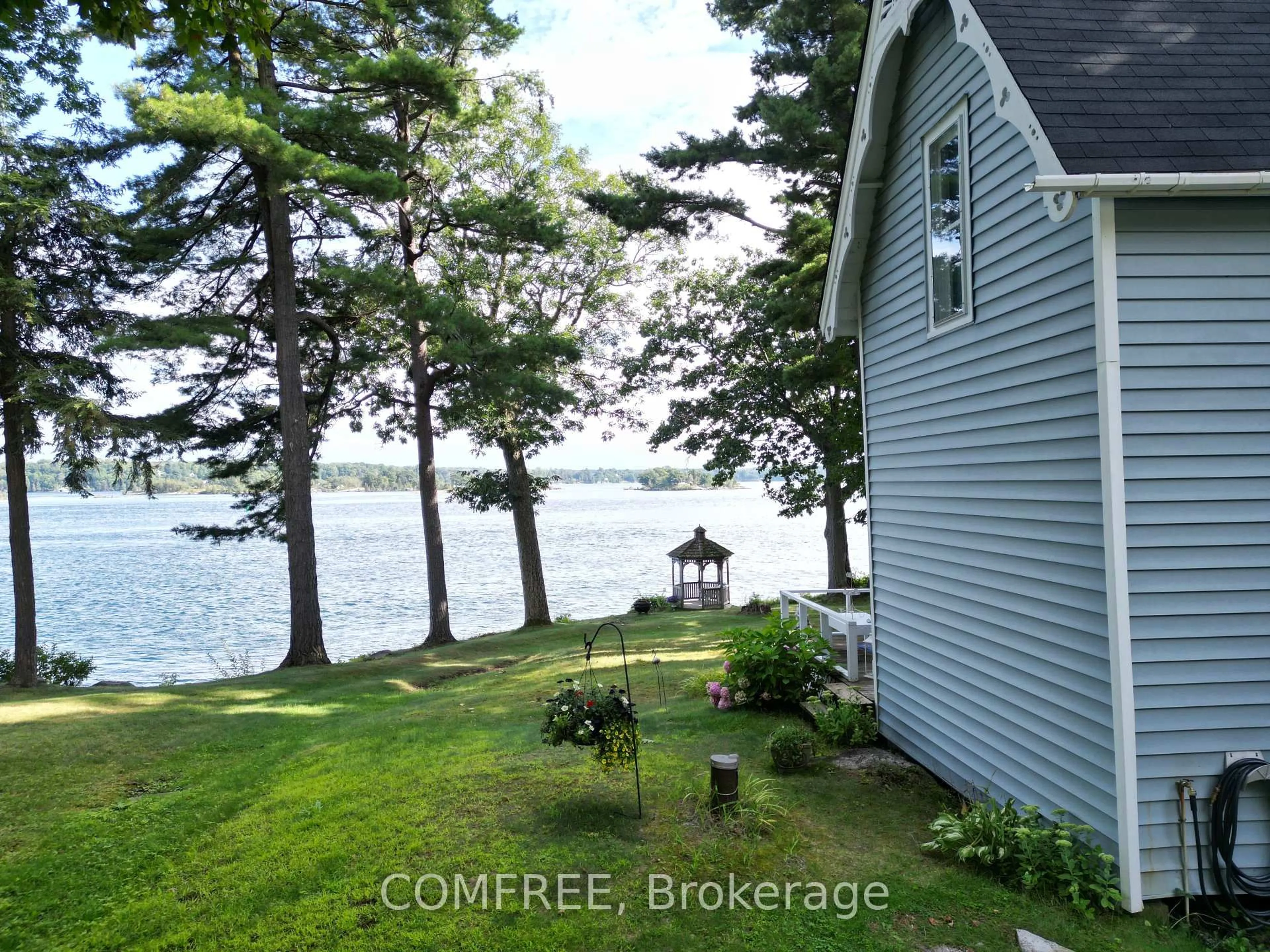 A pic from outside/outdoor area/front of a property/back of a property/a pic from drone, water/lake/river/ocean view for 465-463 Hilcrest Rd, Elizabethtown-Kitley Ontario K6V 7C3