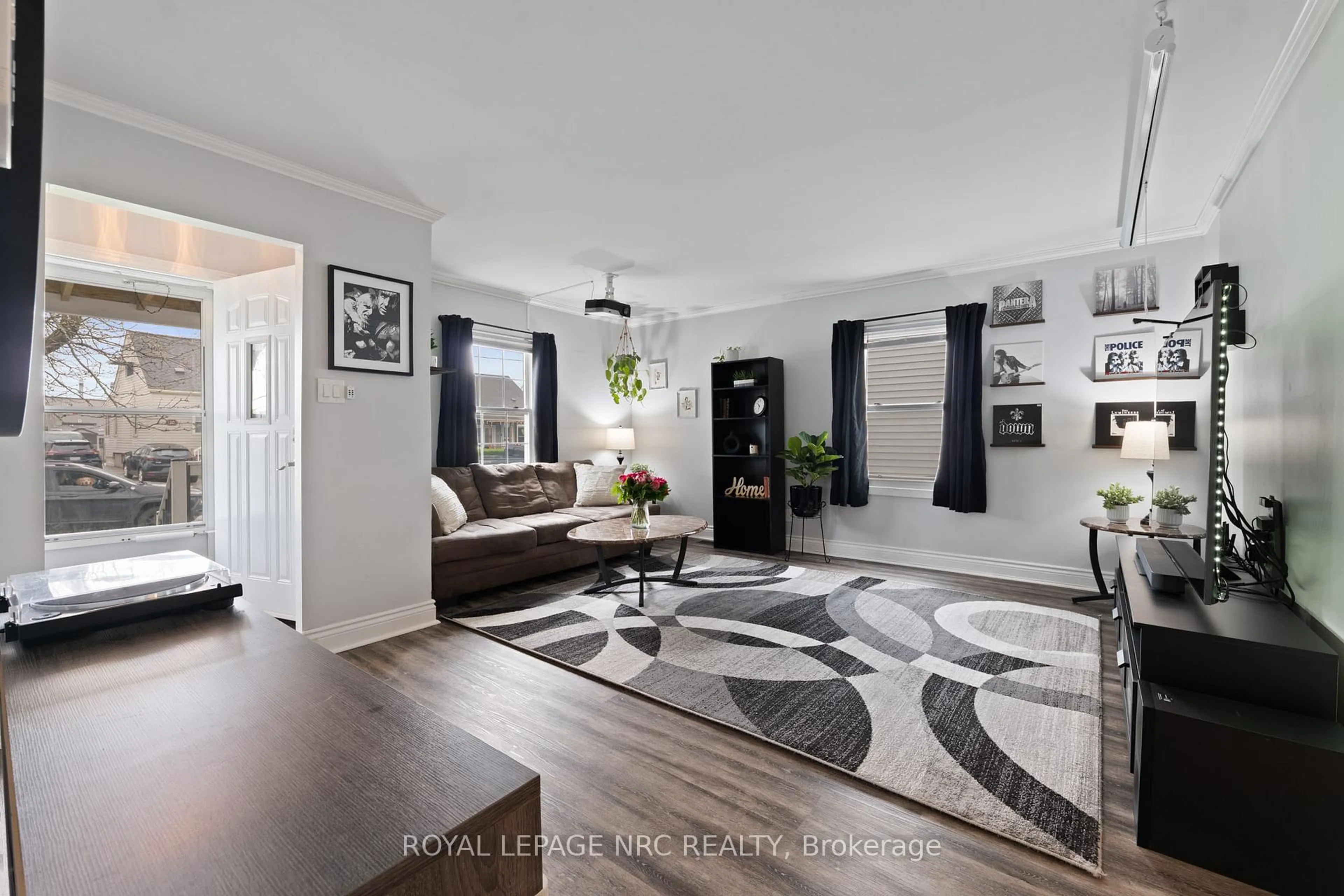Living room with furniture, unknown for 7 Lancaster Ave, St. Catharines Ontario L2R 2R5