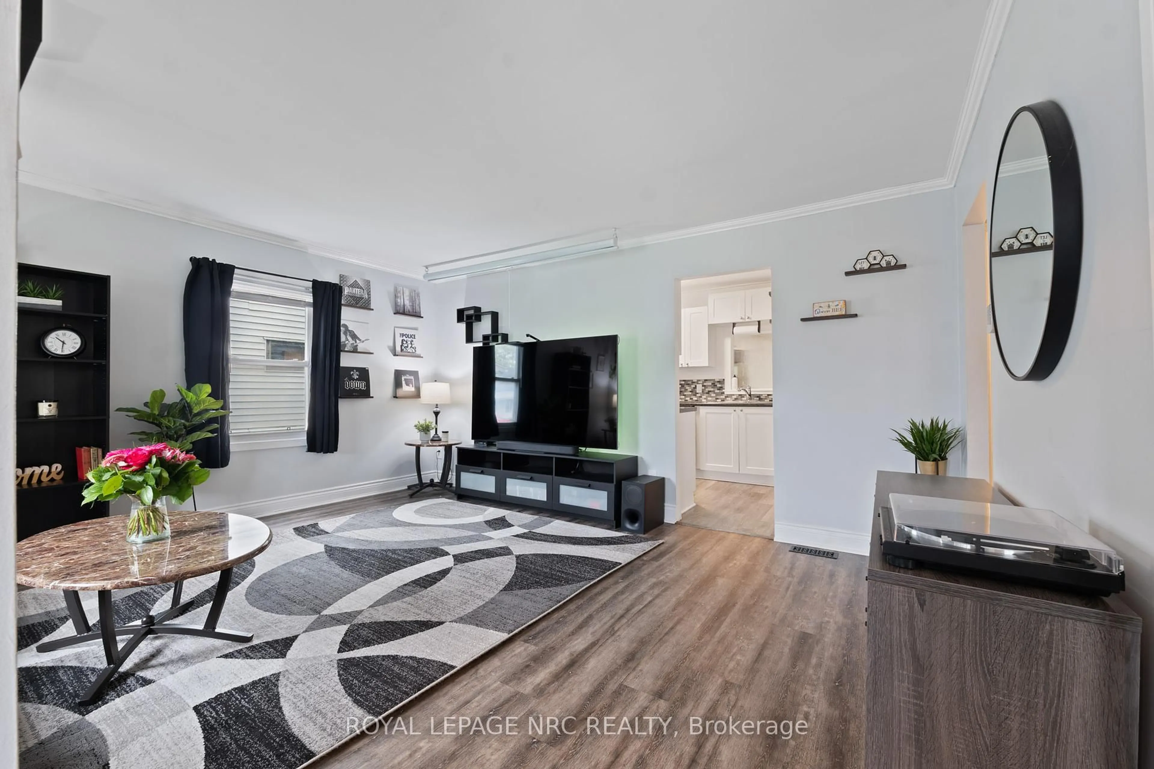 Living room with furniture, unknown for 7 Lancaster Ave, St. Catharines Ontario L2R 2R5