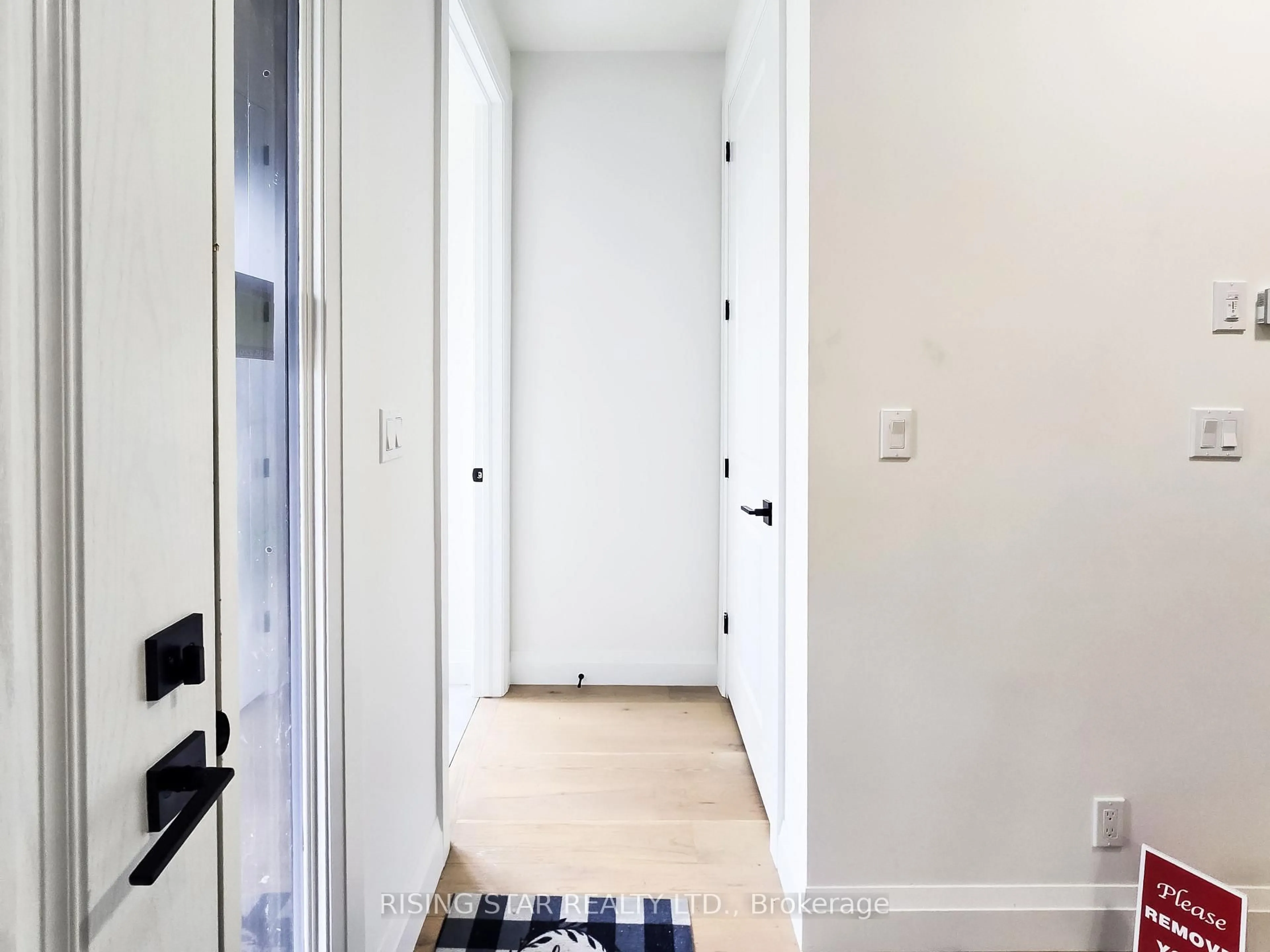 Indoor entryway for 242 Mount Pleasant St #6, Brantford Ontario N3T 1V1