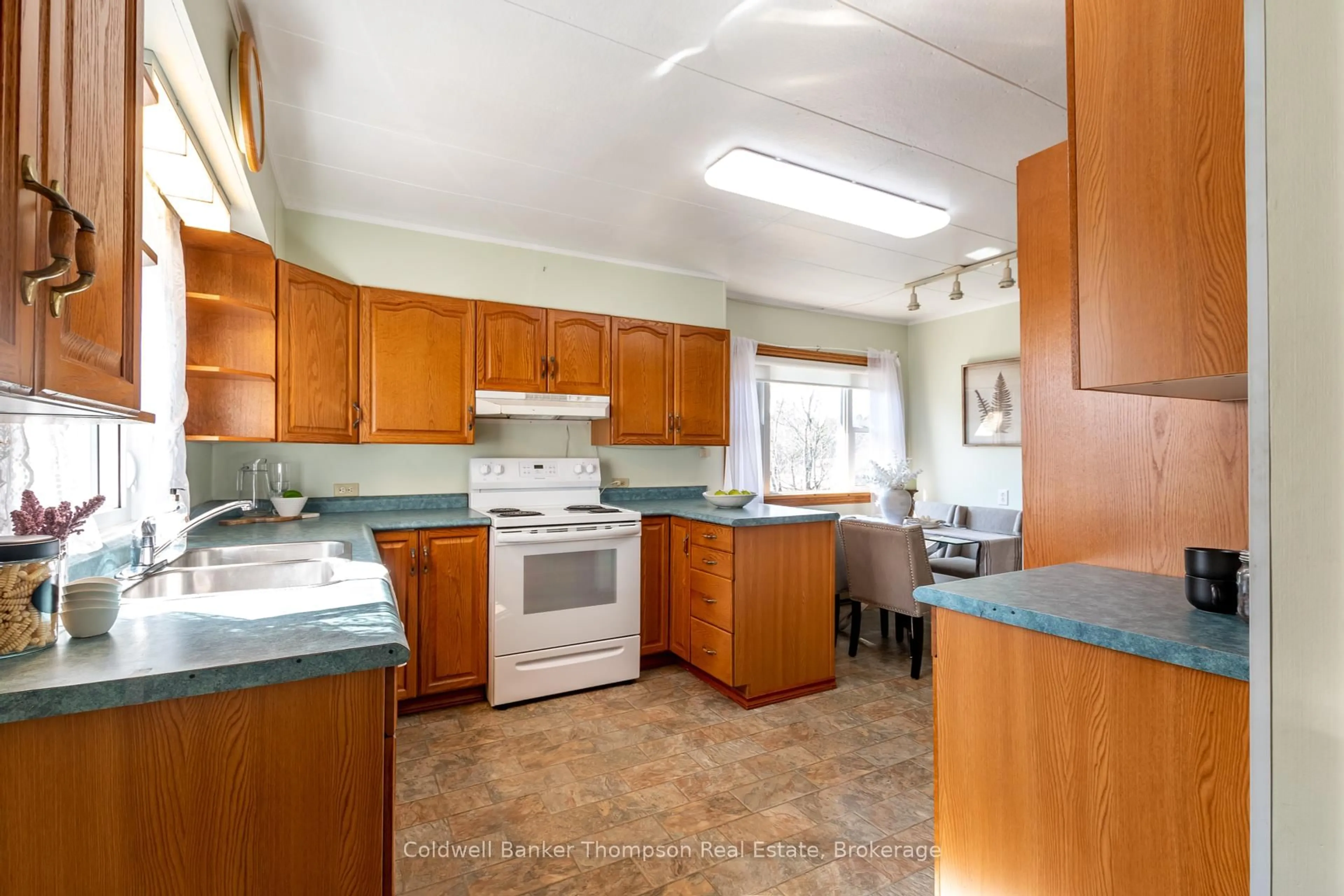 Standard kitchen, unknown for 66 Hanes Rd, Huntsville Ontario P1H 1M3