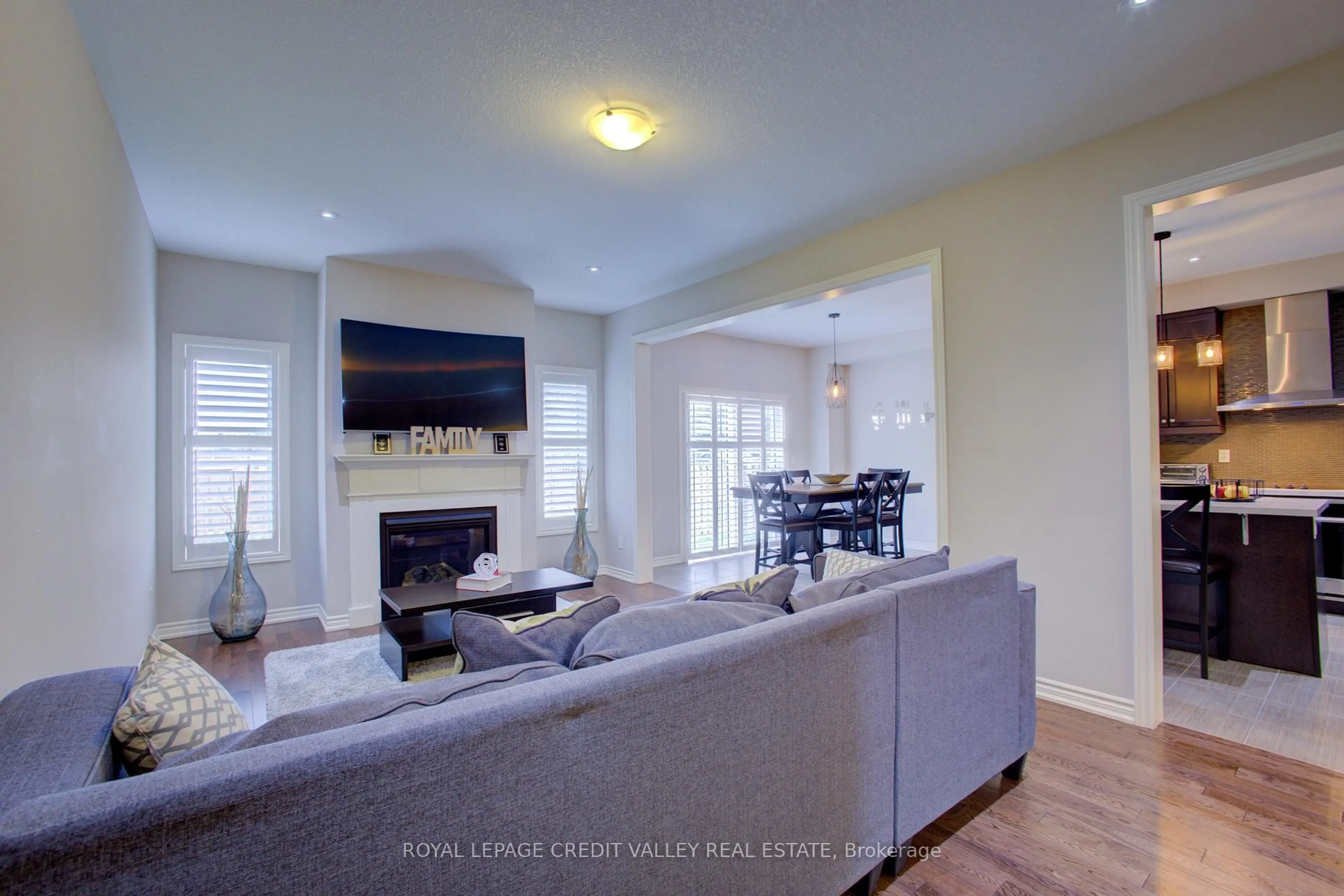 Living room with furniture, unknown for 37 Vincent St, Centre Wellington Ontario N1M 0E4