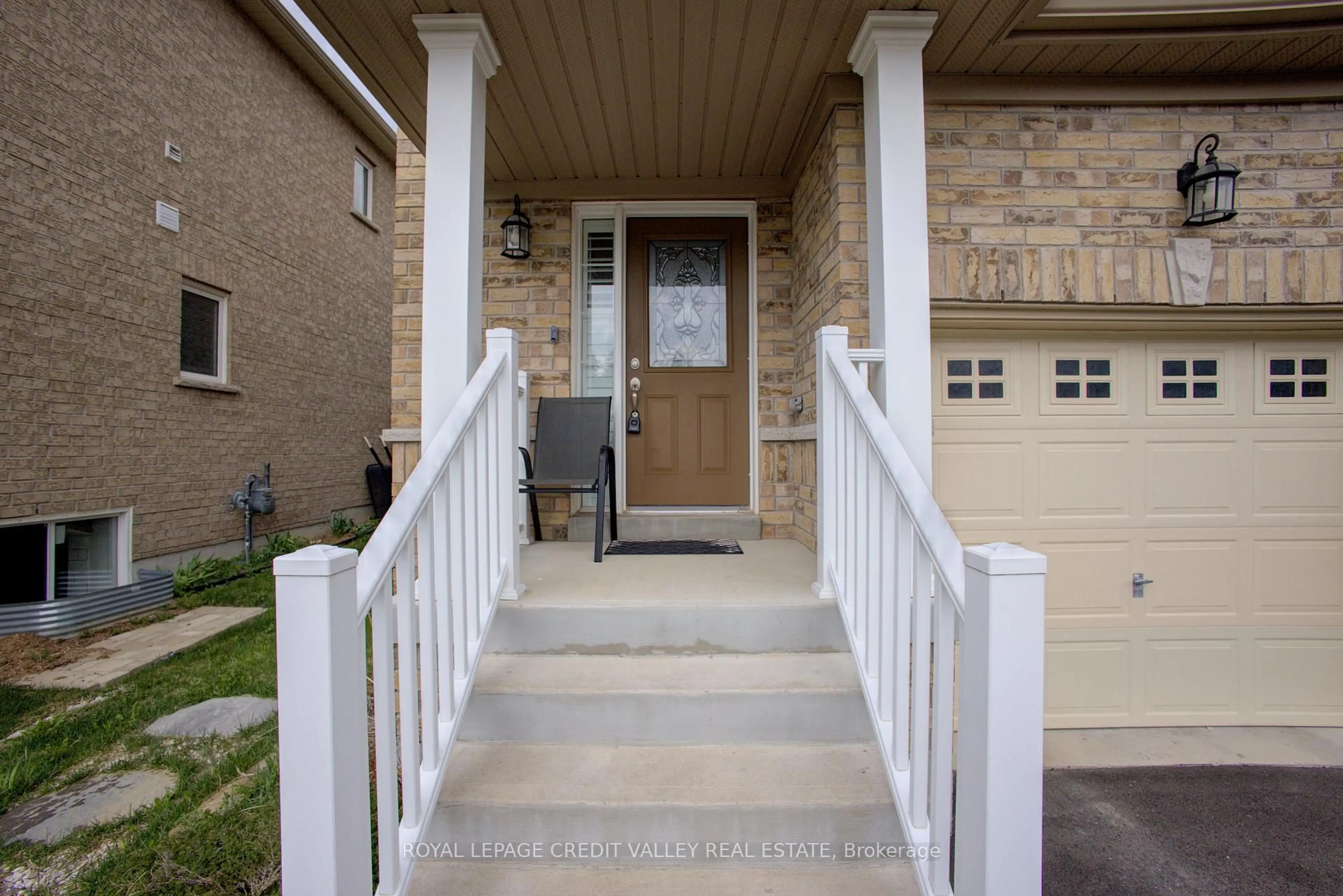 Unknown for 37 Vincent St, Centre Wellington Ontario N1M 0E4