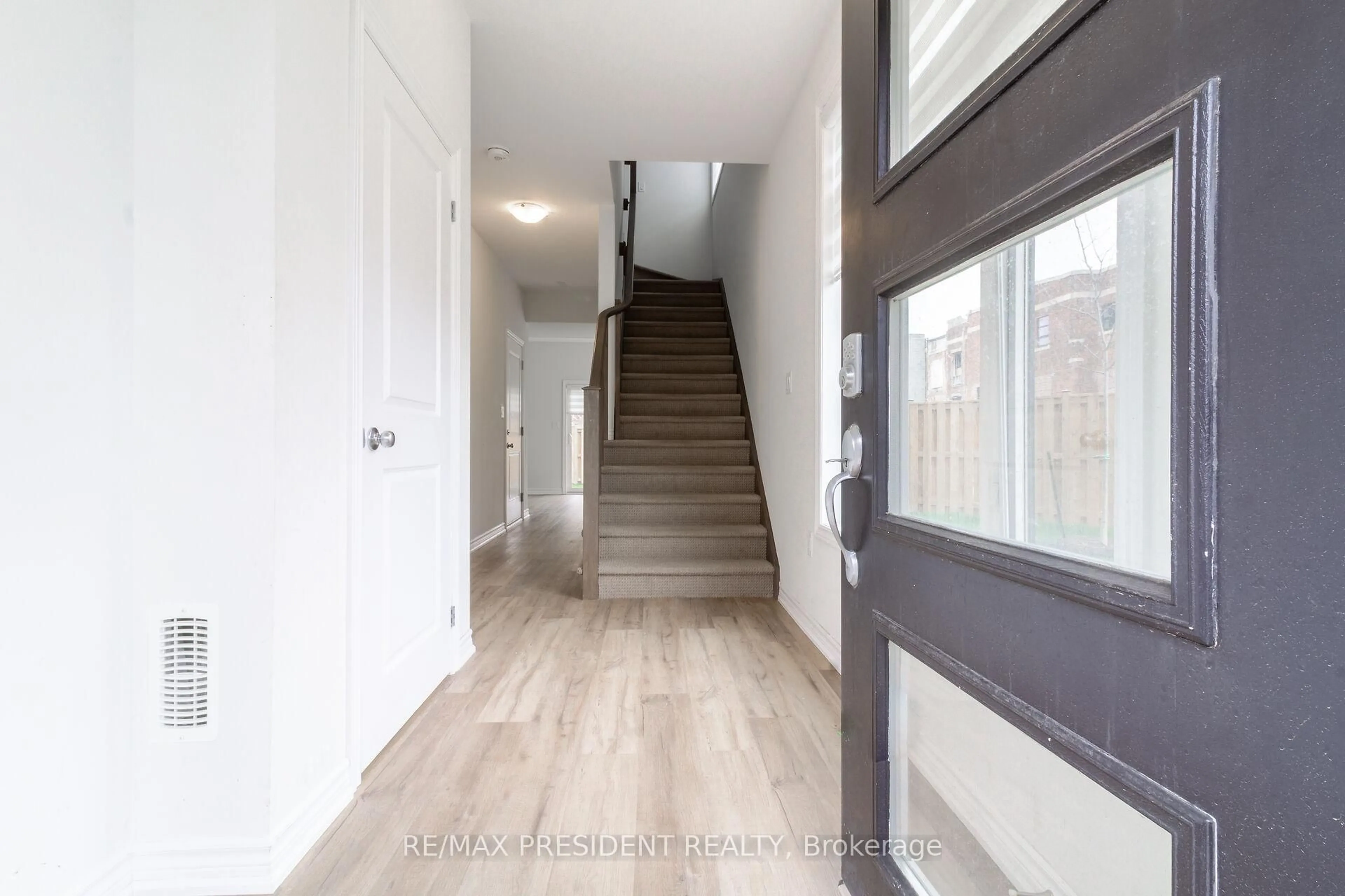 Indoor entryway for 50 Sentinel Lane, Hamilton Ontario L9C 0E8