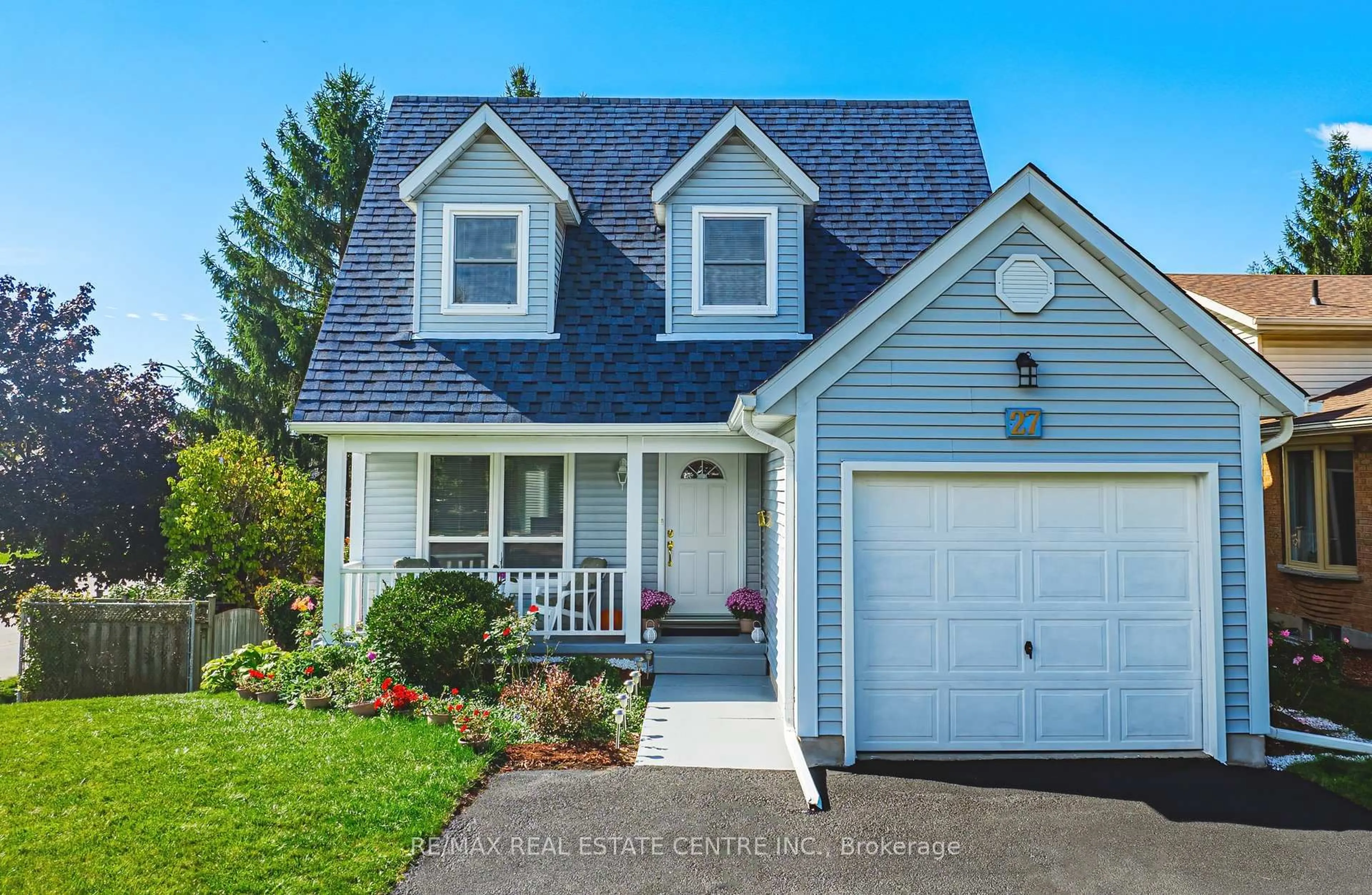 Home with vinyl exterior material, street for 27 Westchester Dr, Kitchener Ontario N2B 3M7