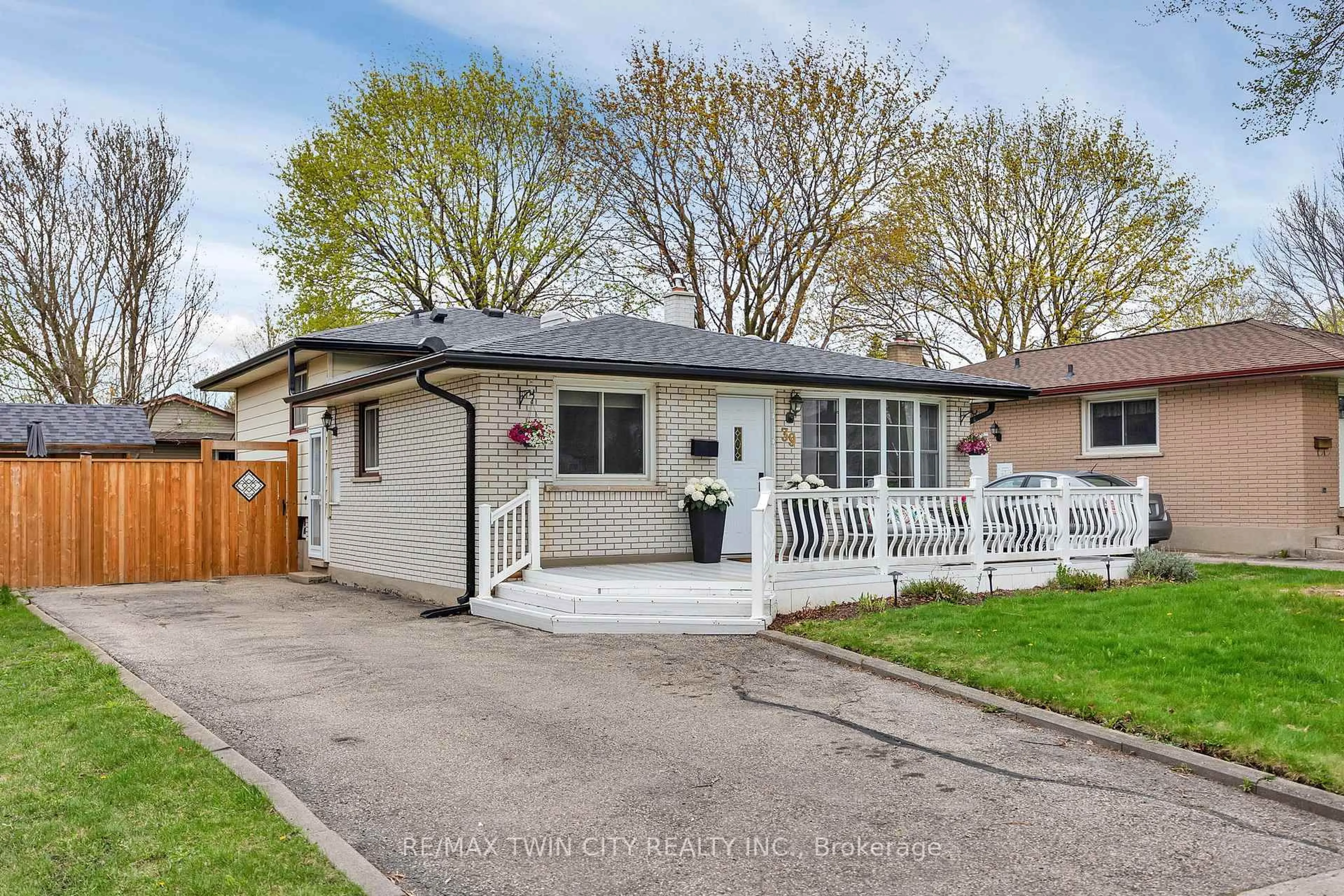 Unknown for 39 CARTIER Dr, Kitchener Ontario N2E 1E3