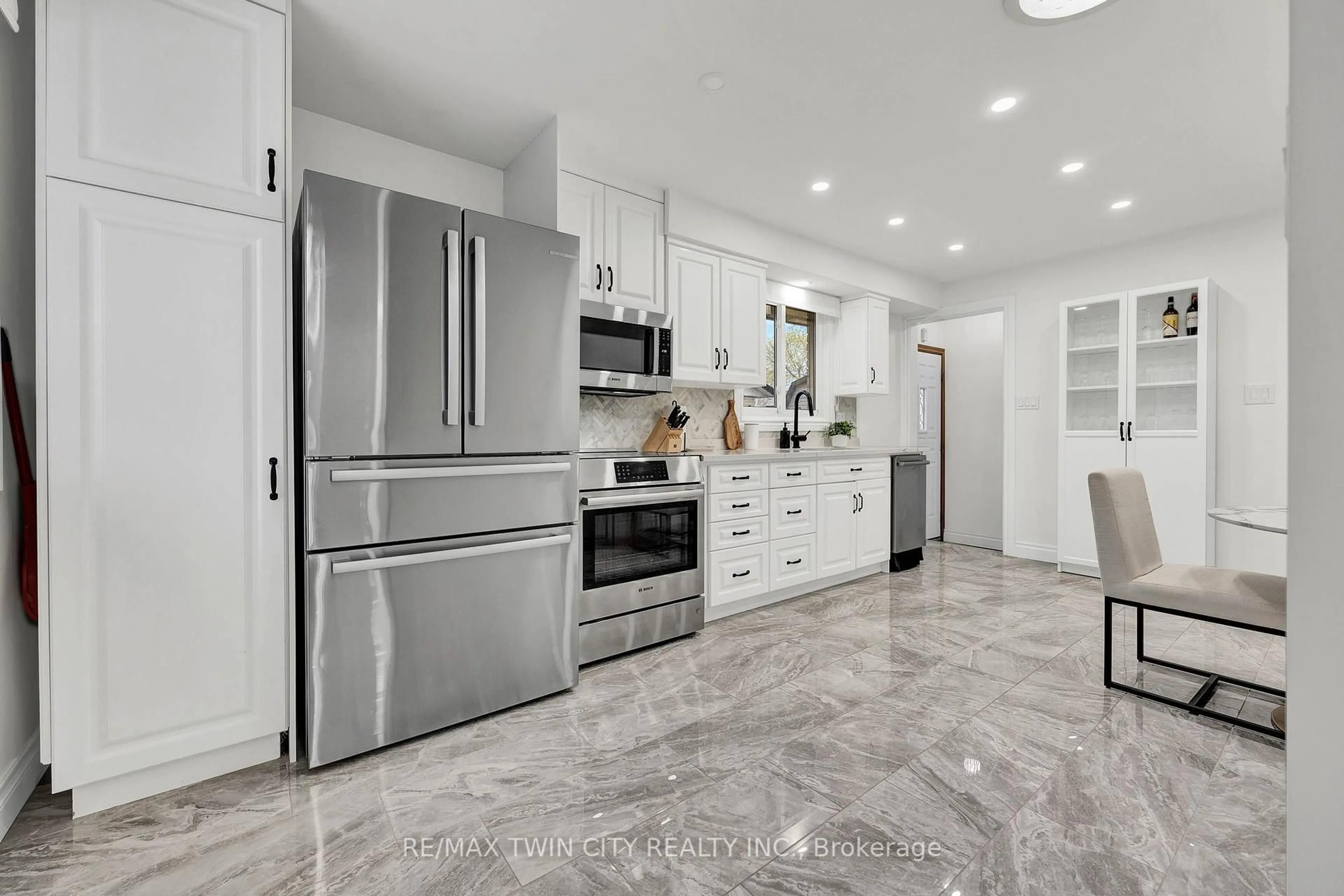 Contemporary kitchen, ceramic/tile floor for 39 CARTIER Dr, Kitchener Ontario N2E 1E3