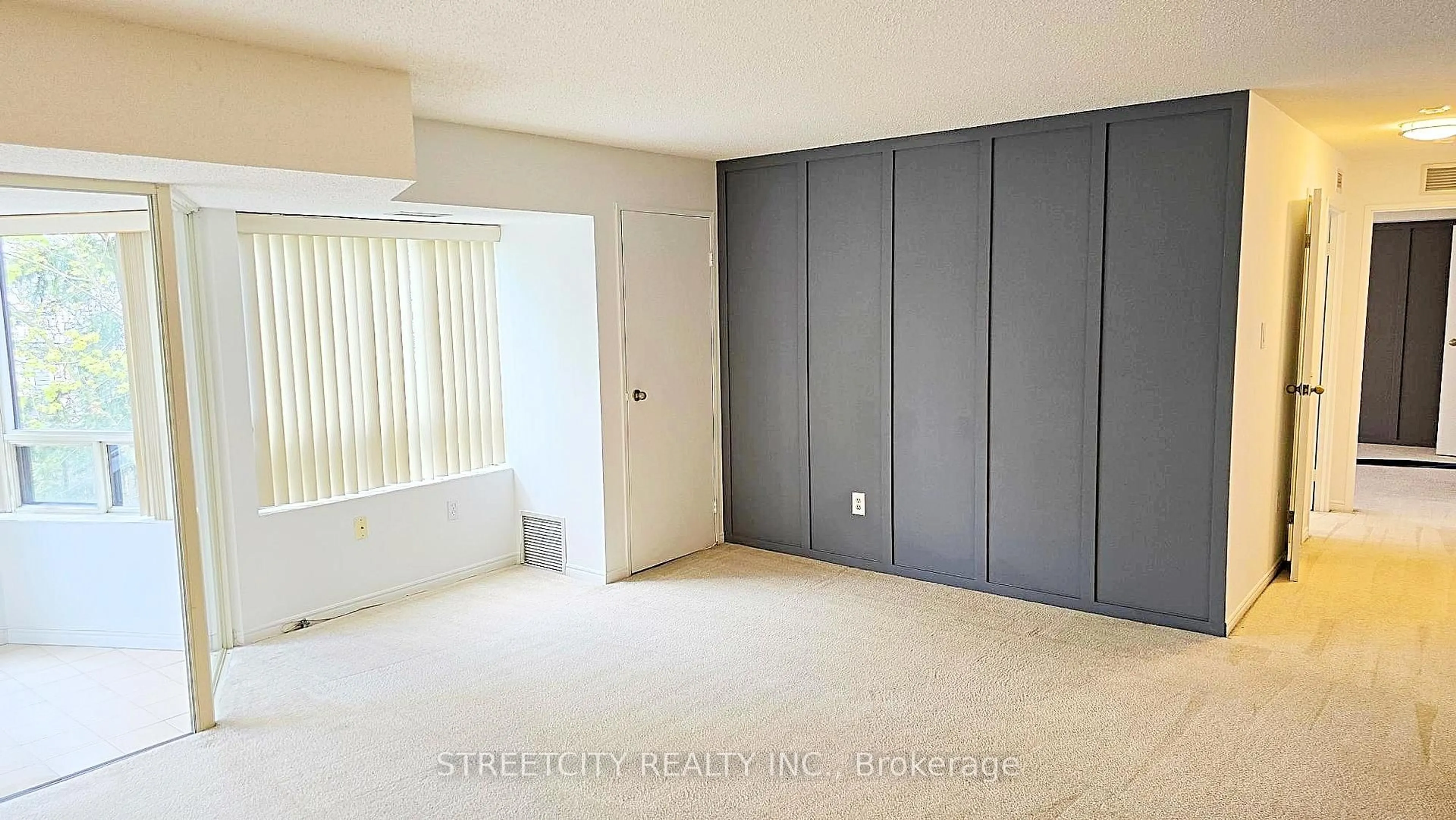 A pic of a room for 521 Riverside Dr #314, London North Ontario N6H 5E2