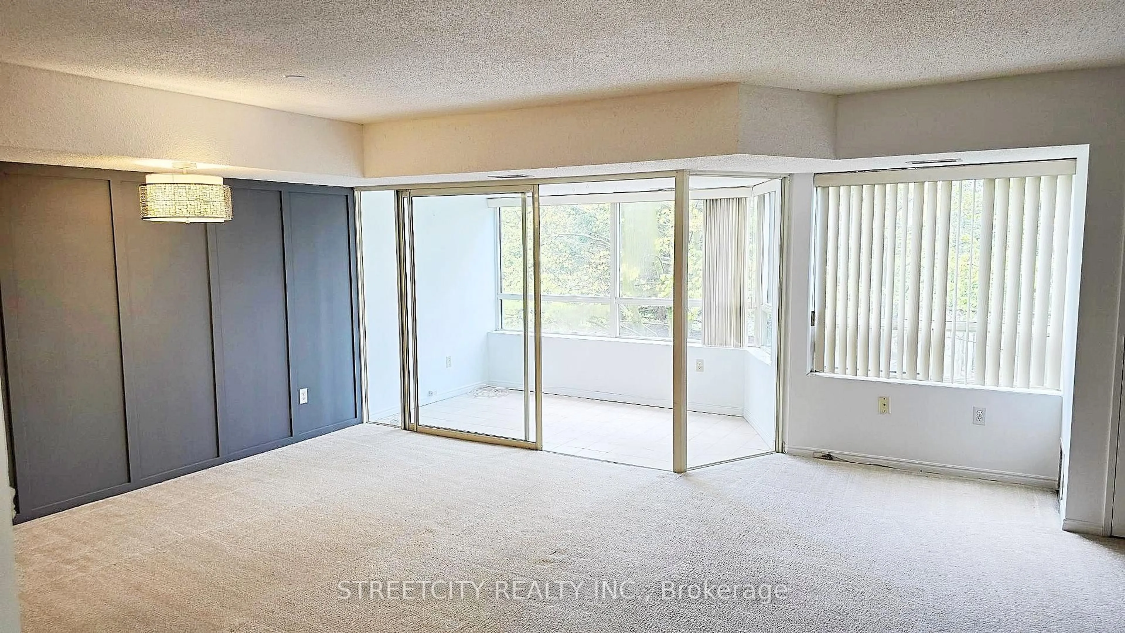 A pic of a room for 521 Riverside Dr #314, London North Ontario N6H 5E2