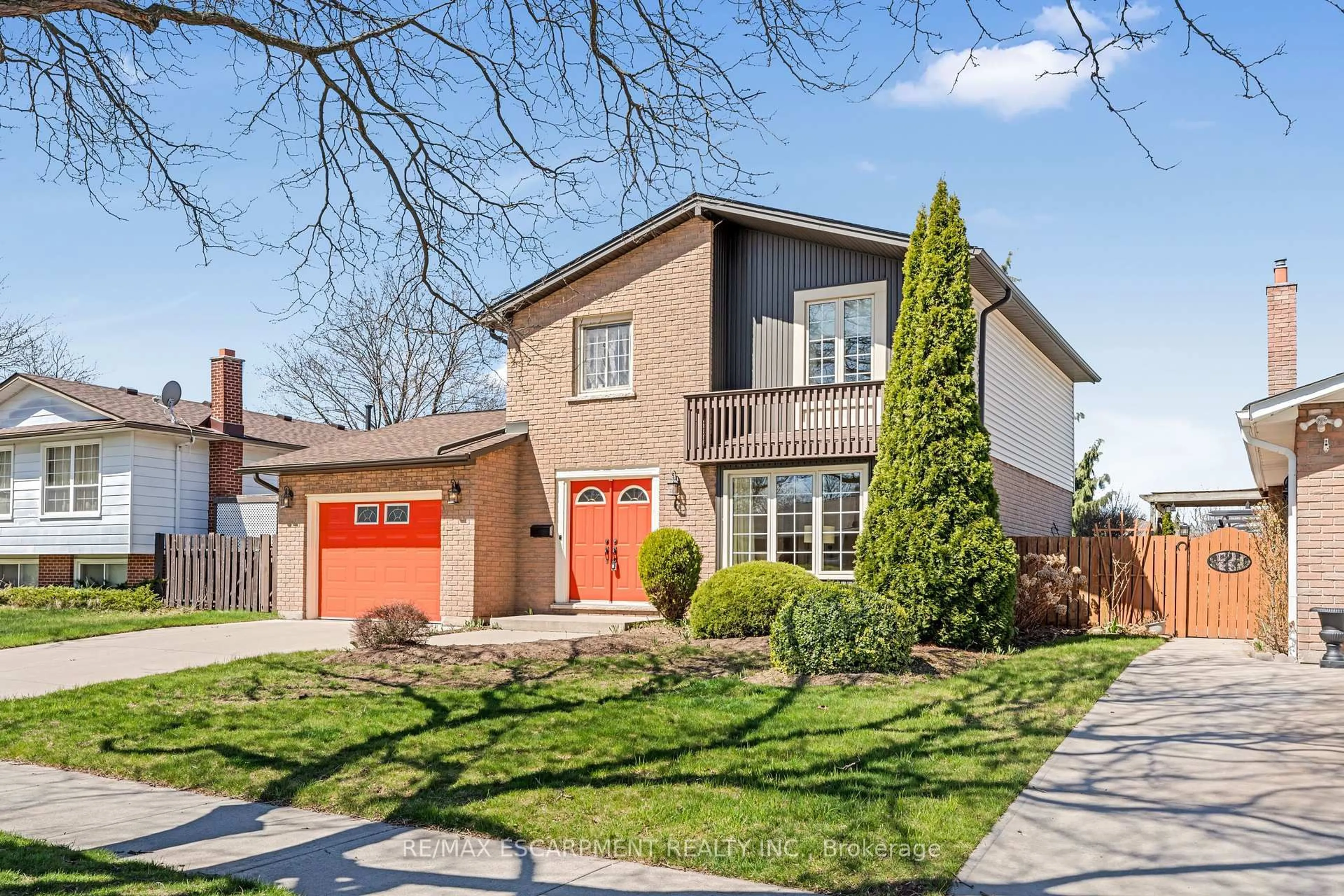 Home with brick exterior material, street for 6 Memorial Ave, Hamilton Ontario L8G 4C4