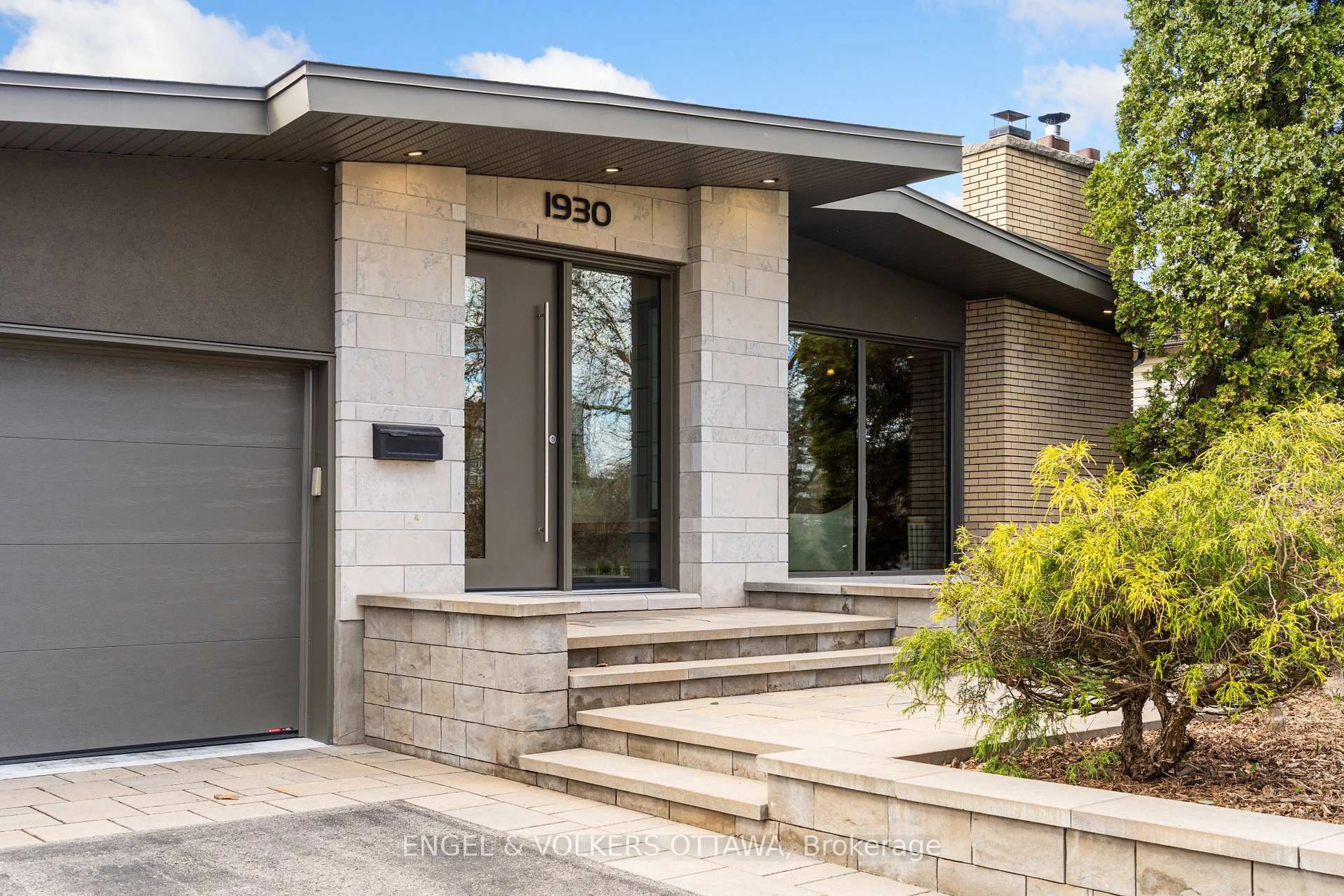 Home with brick exterior material, street for 1930 Rideau Garden Dr, Ottawa Ontario K1S 1G6
