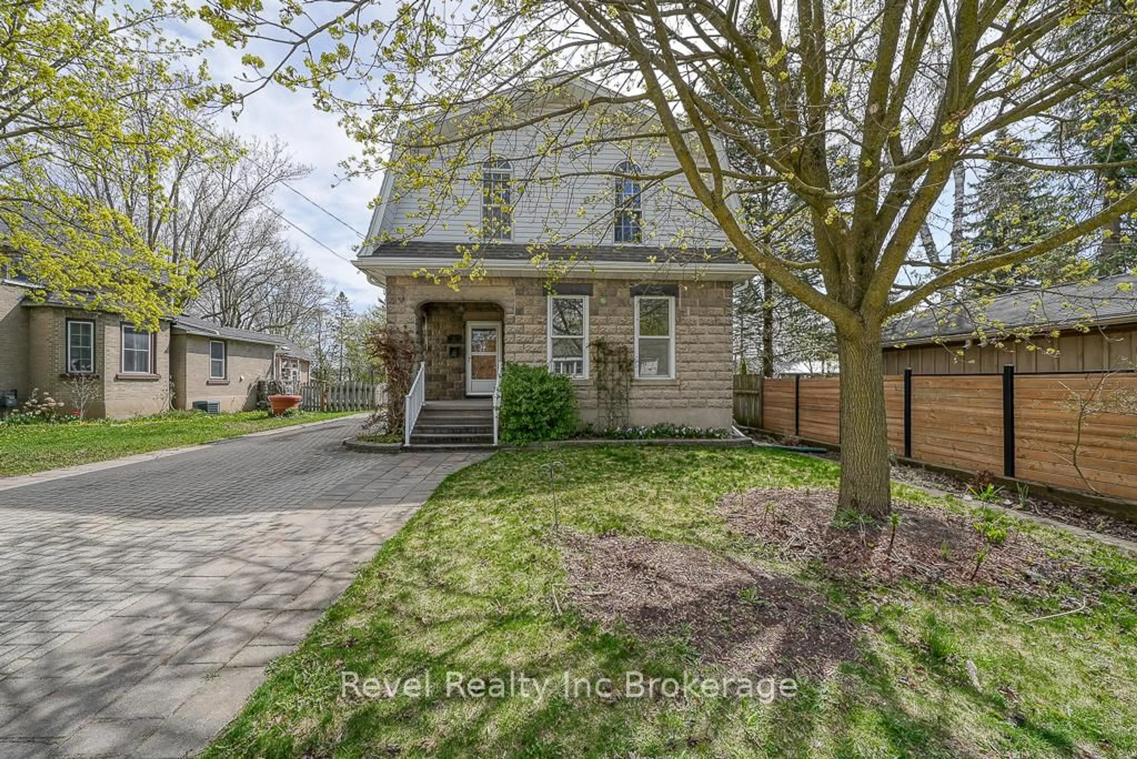 Home with brick exterior material, street for 22 Elizabeth St, East Zorra-Tavistock Ontario N0B 2R0