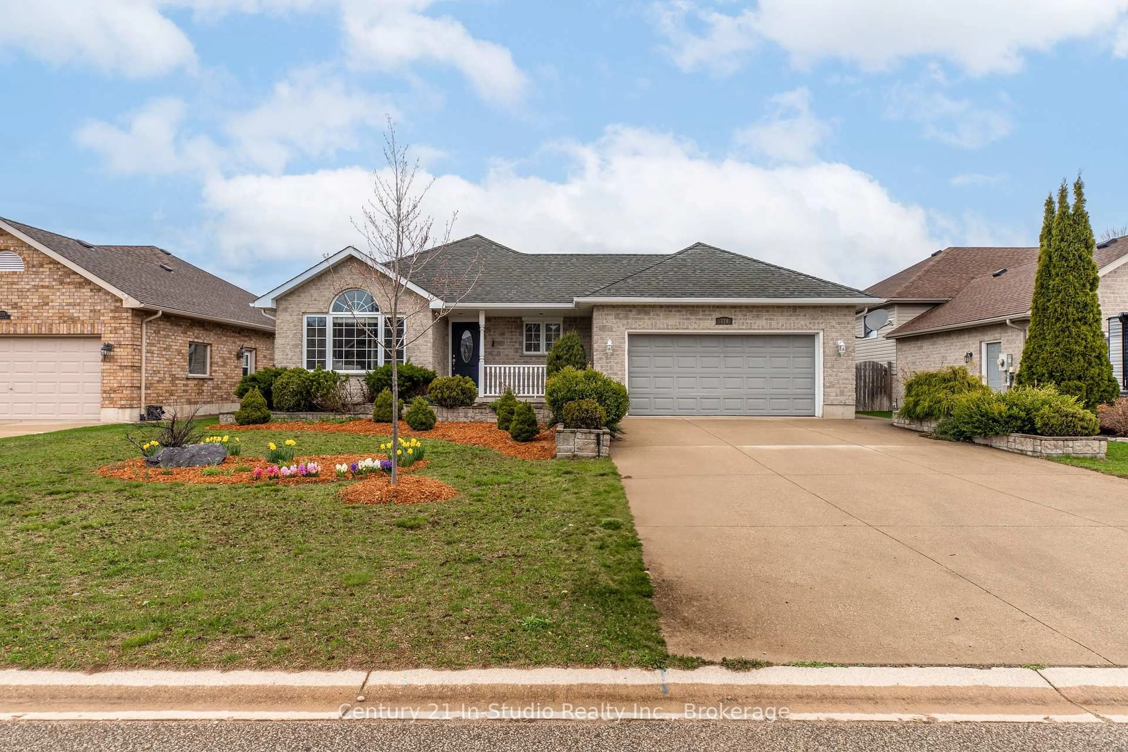 Home with brick exterior material, street for 779 Oakwood Dr, Saugeen Shores Ontario N0H 2C4
