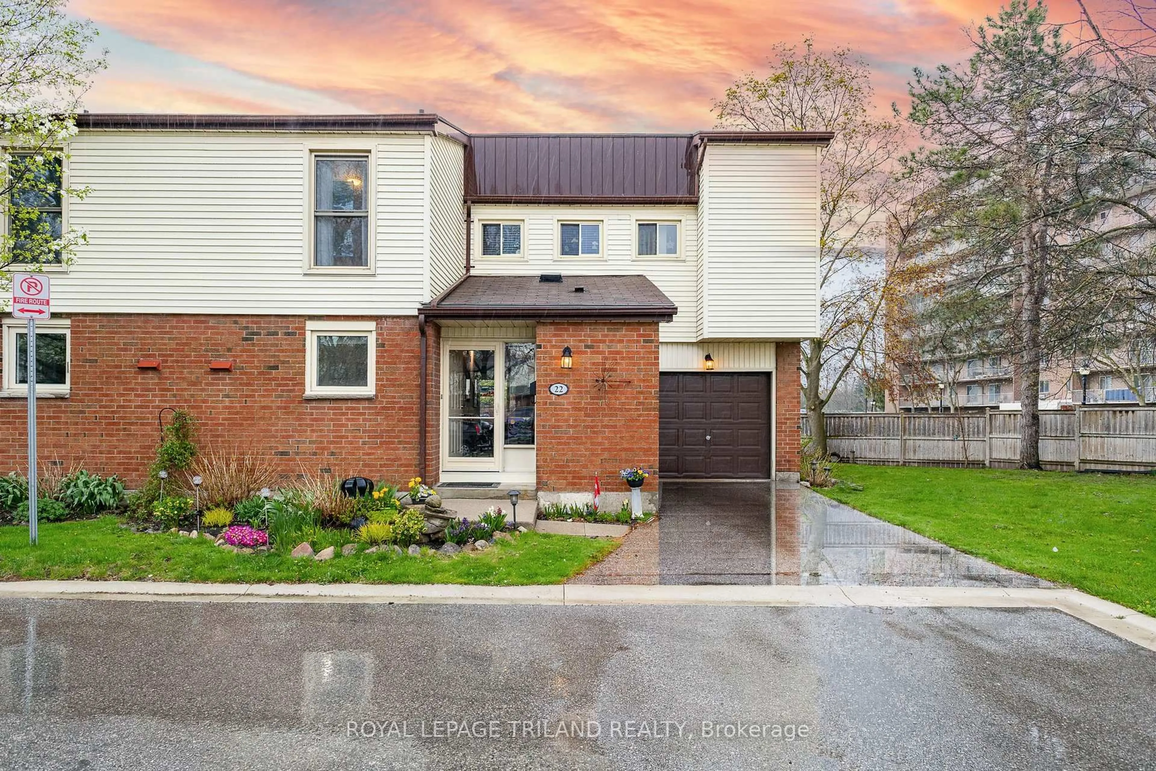 Home with brick exterior material, street for 770 Fanshawe Park Rd #22, London North Ontario N5X 1L5