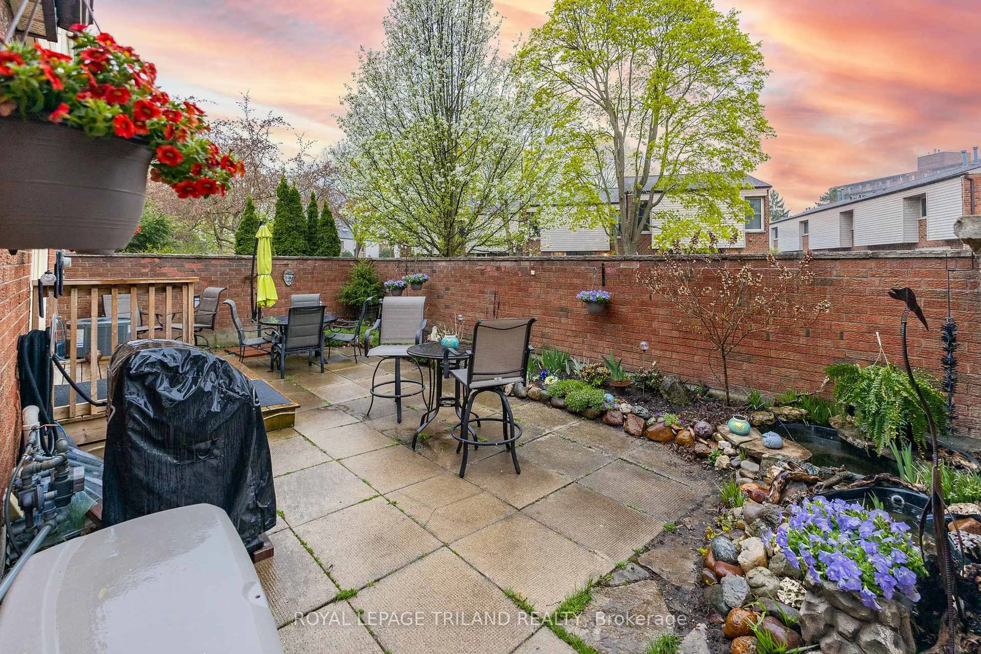 Patio, street for 770 Fanshawe Park Rd #22, London North Ontario N5X 1L5