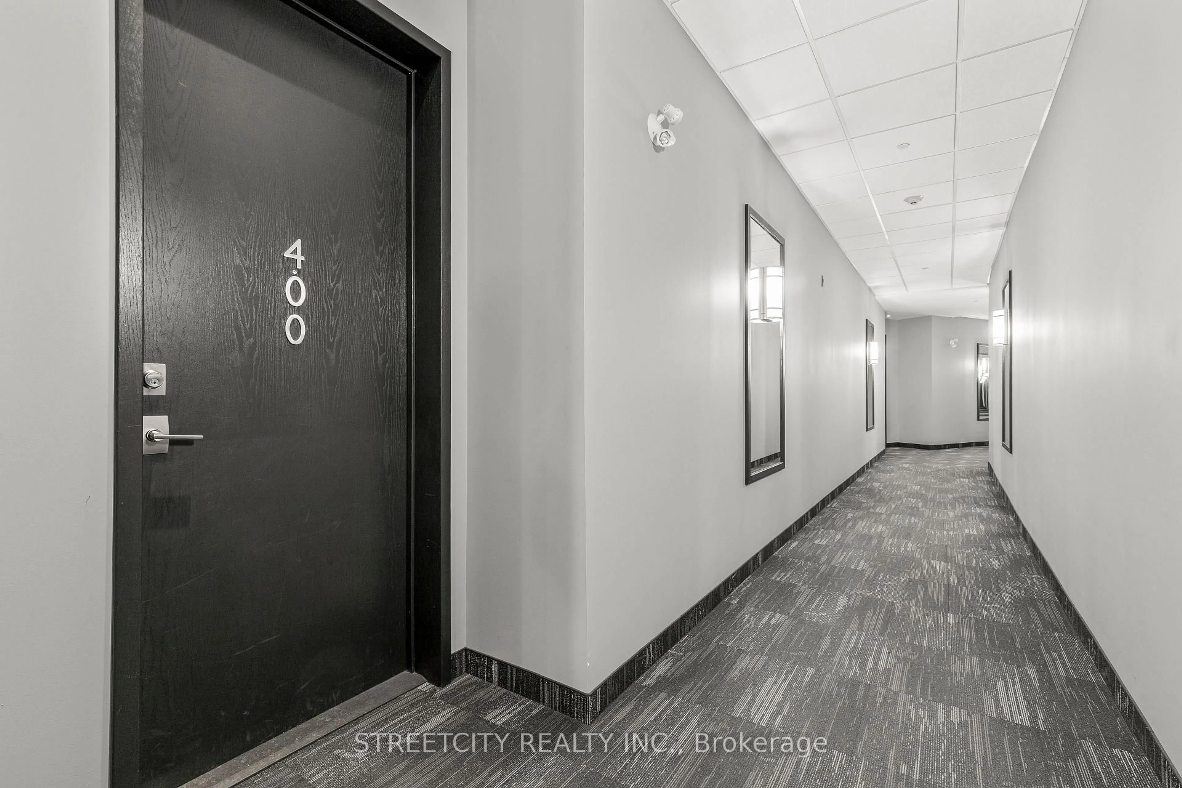 Indoor foyer for 1705 FIDDLEHEAD Pl #400, London North Ontario N6G 0S1