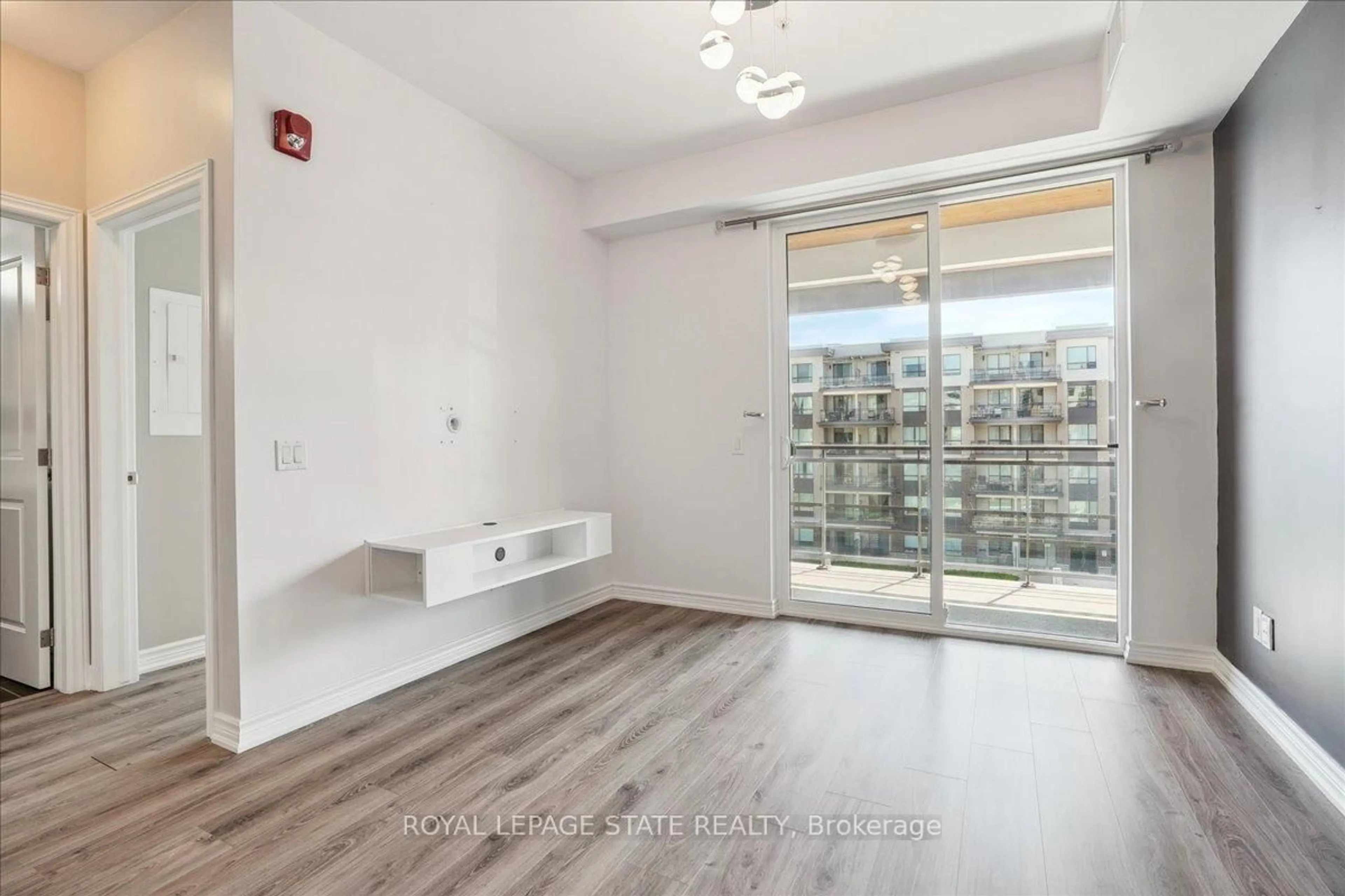 A pic of a room for 40 Esplanade Lane #401, Grimsby Ontario L3M 0G9