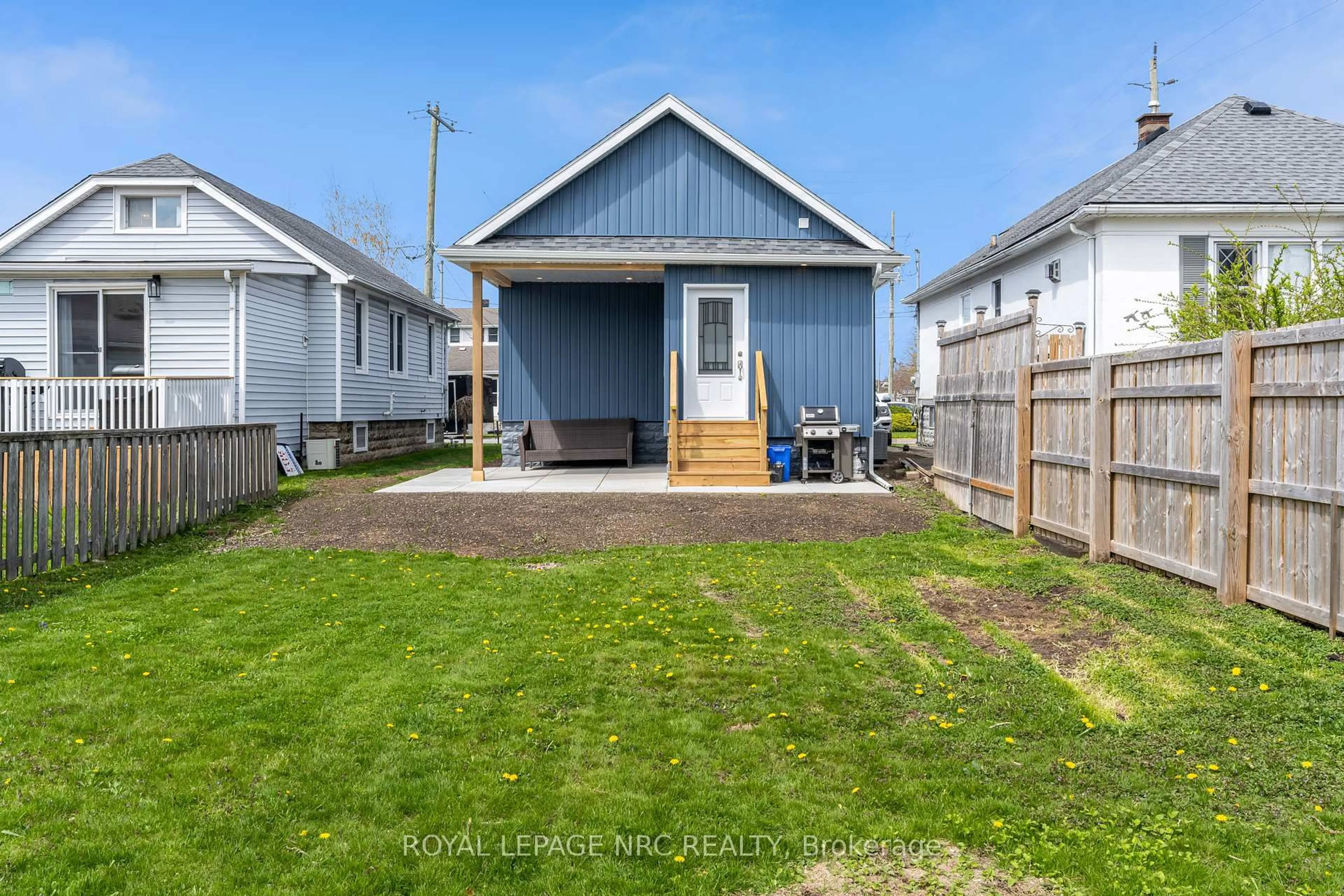 Shed for 88 Delhi St, Port Colborne Ontario L3K 3K9