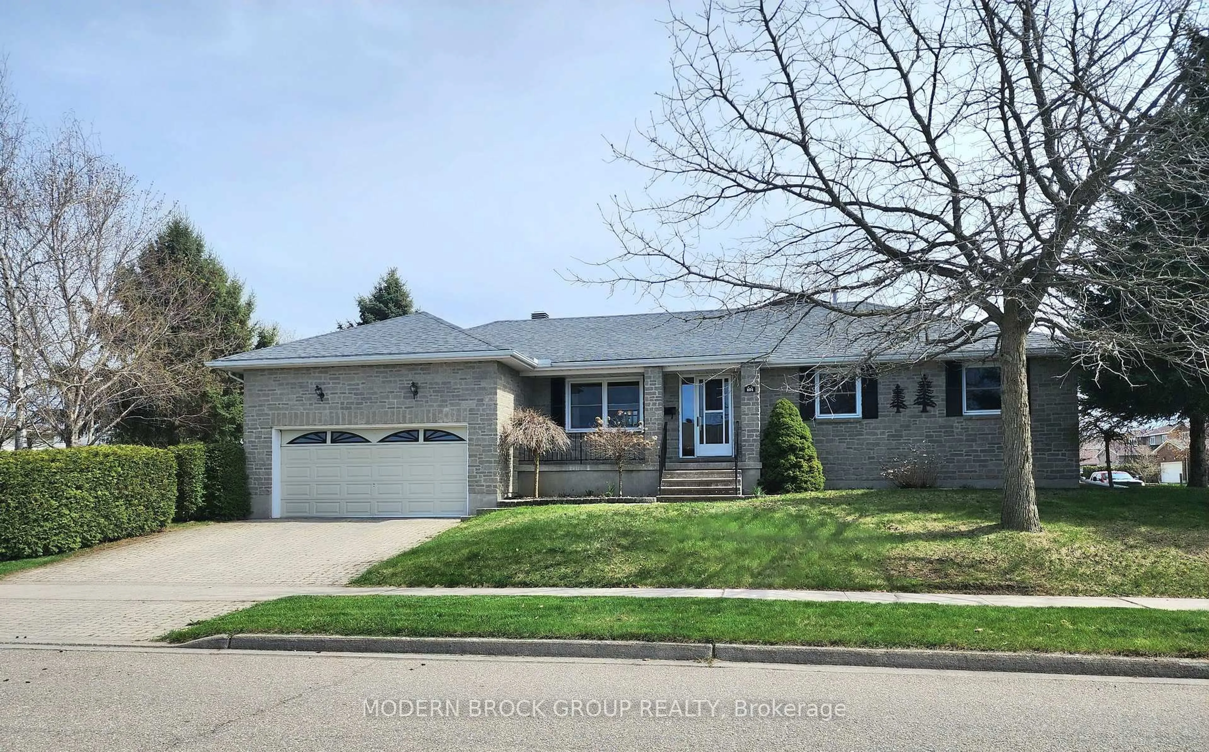 Home with brick exterior material, street for 101 MacKenzie St, Brockville Ontario K6V 6Z8