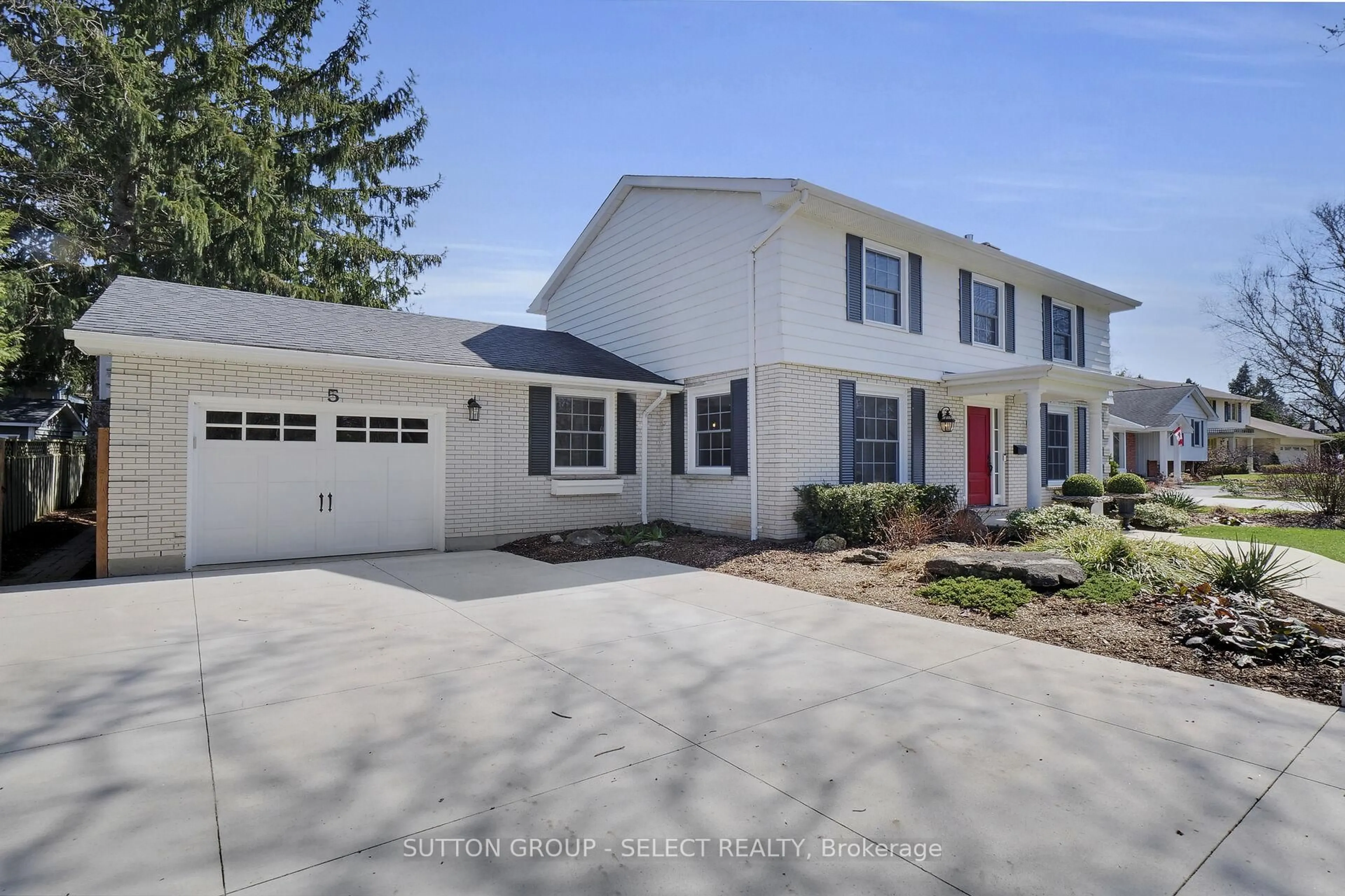 Home with vinyl exterior material, street for 5 Normandy Pl, London North Ontario N6H 4K3