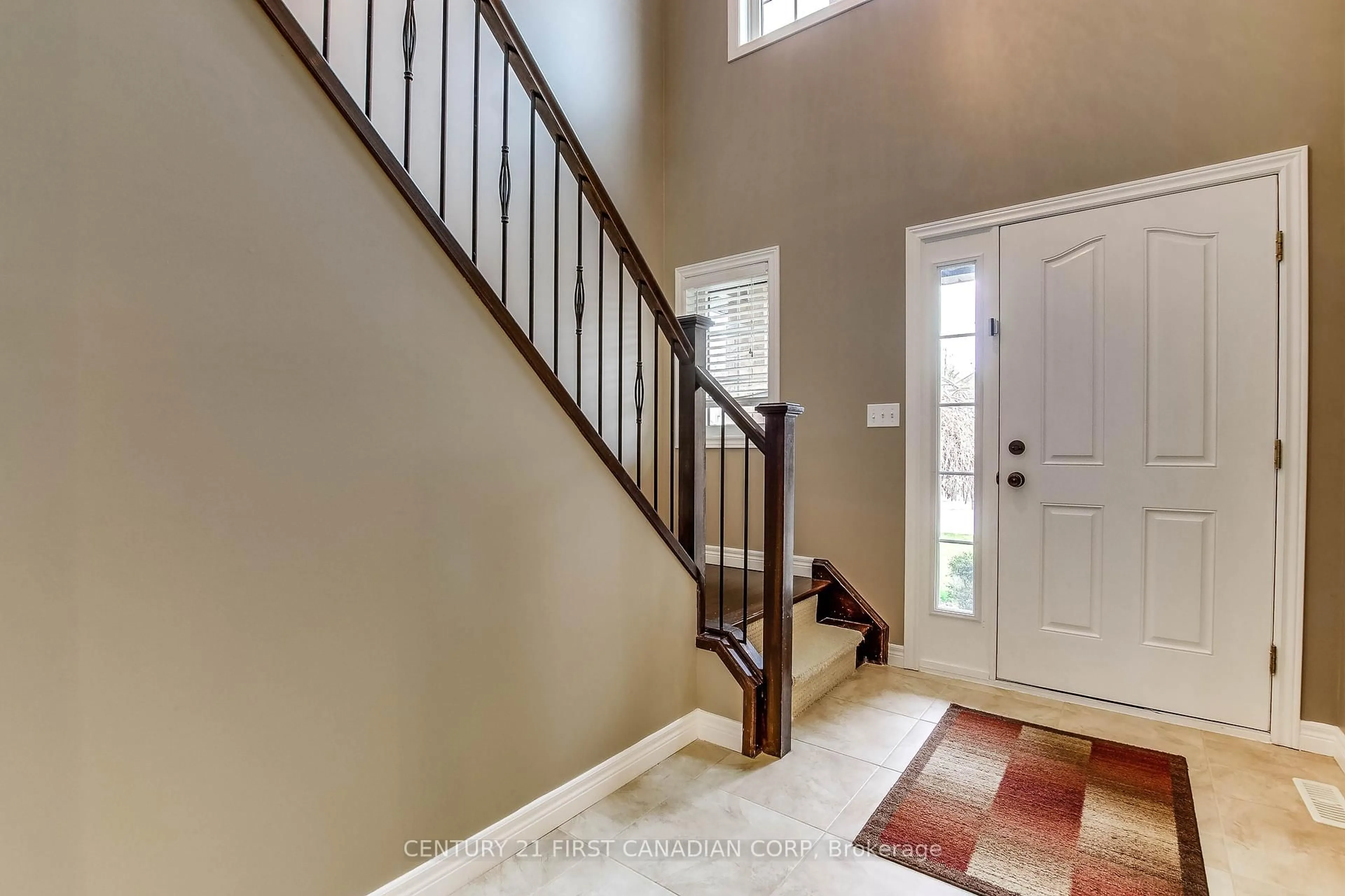 Indoor entryway for 1048 Silverfox Dr, London North Ontario N6G 0G2